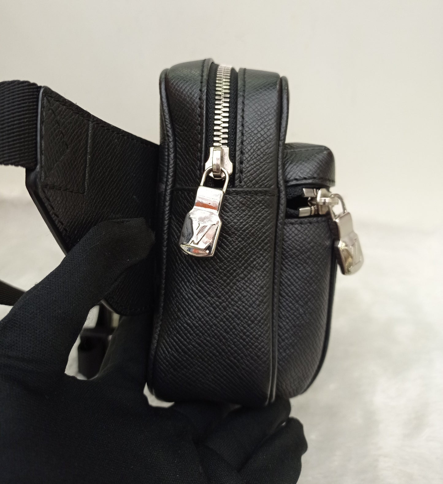 LV Outdoor Bumbag Taigarama Monogram Noir 2019