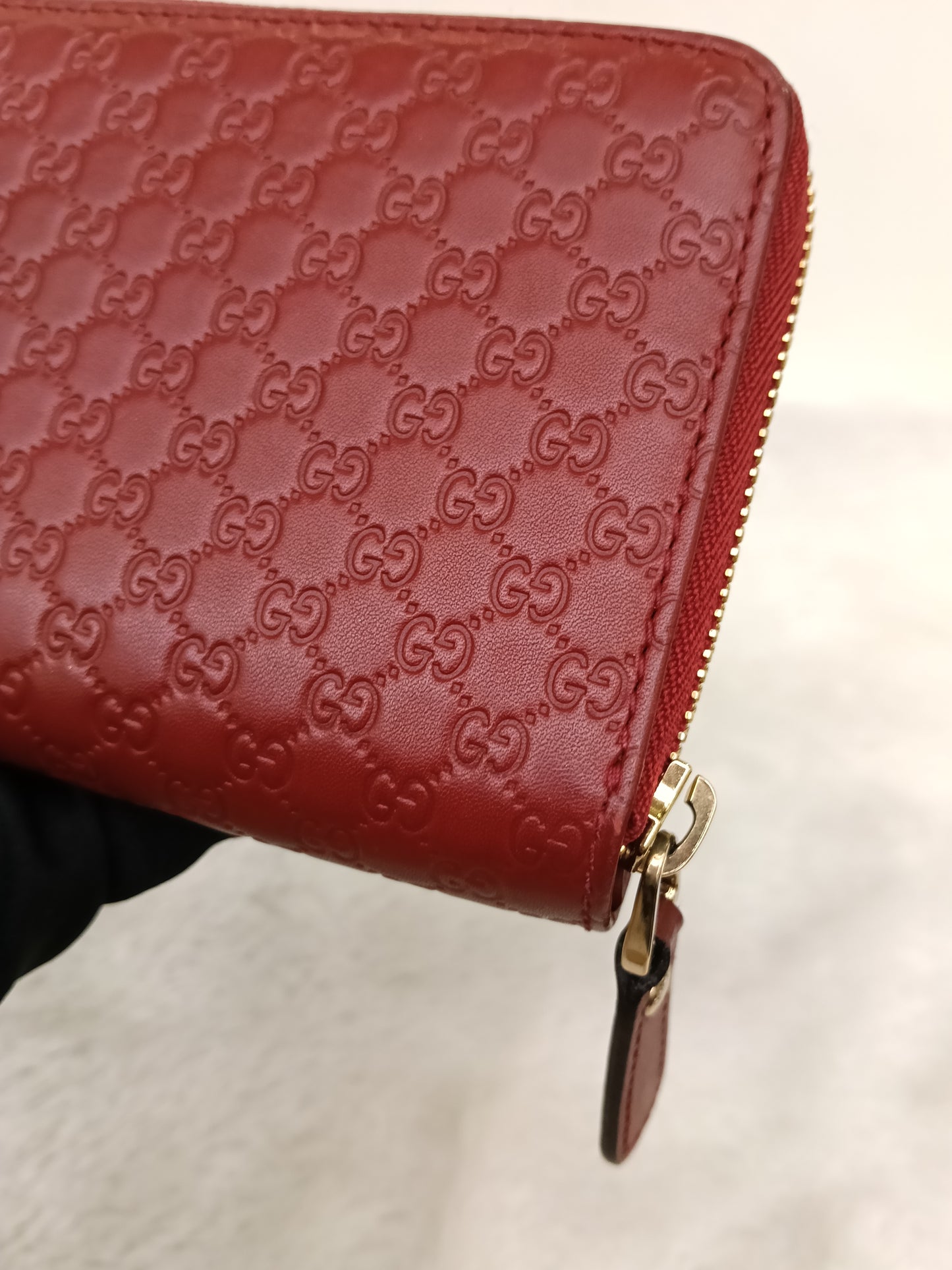 Gucci Bifold Wallet Zip Around Micro Guccissima Red GHW