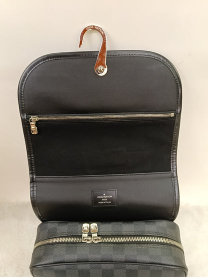 LV Hanging Toiletry Kit Graphite 2013