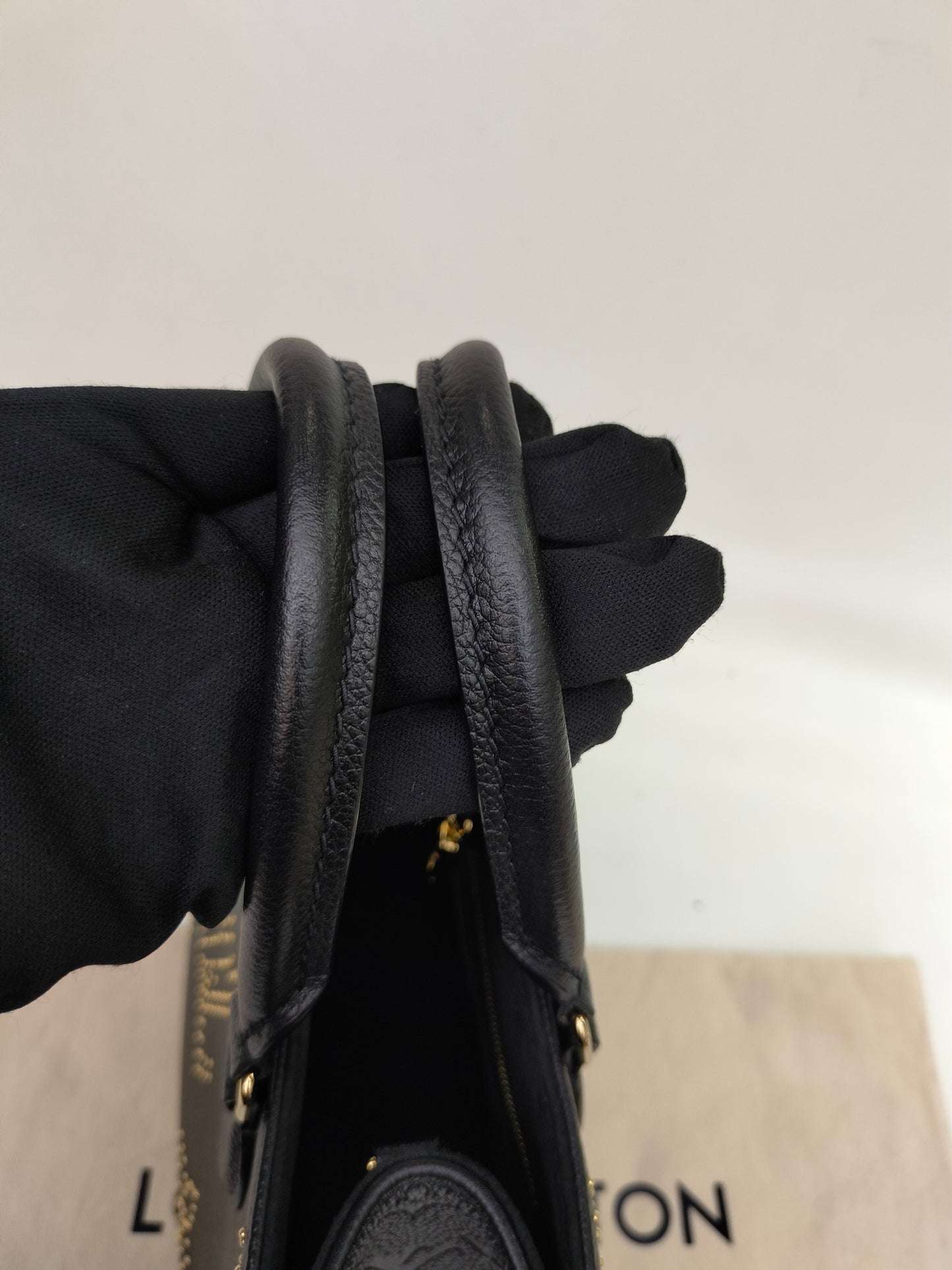 *Neverbeen Used* LV OTG PM Monogram Empreinte Studded Noir (CHIP)