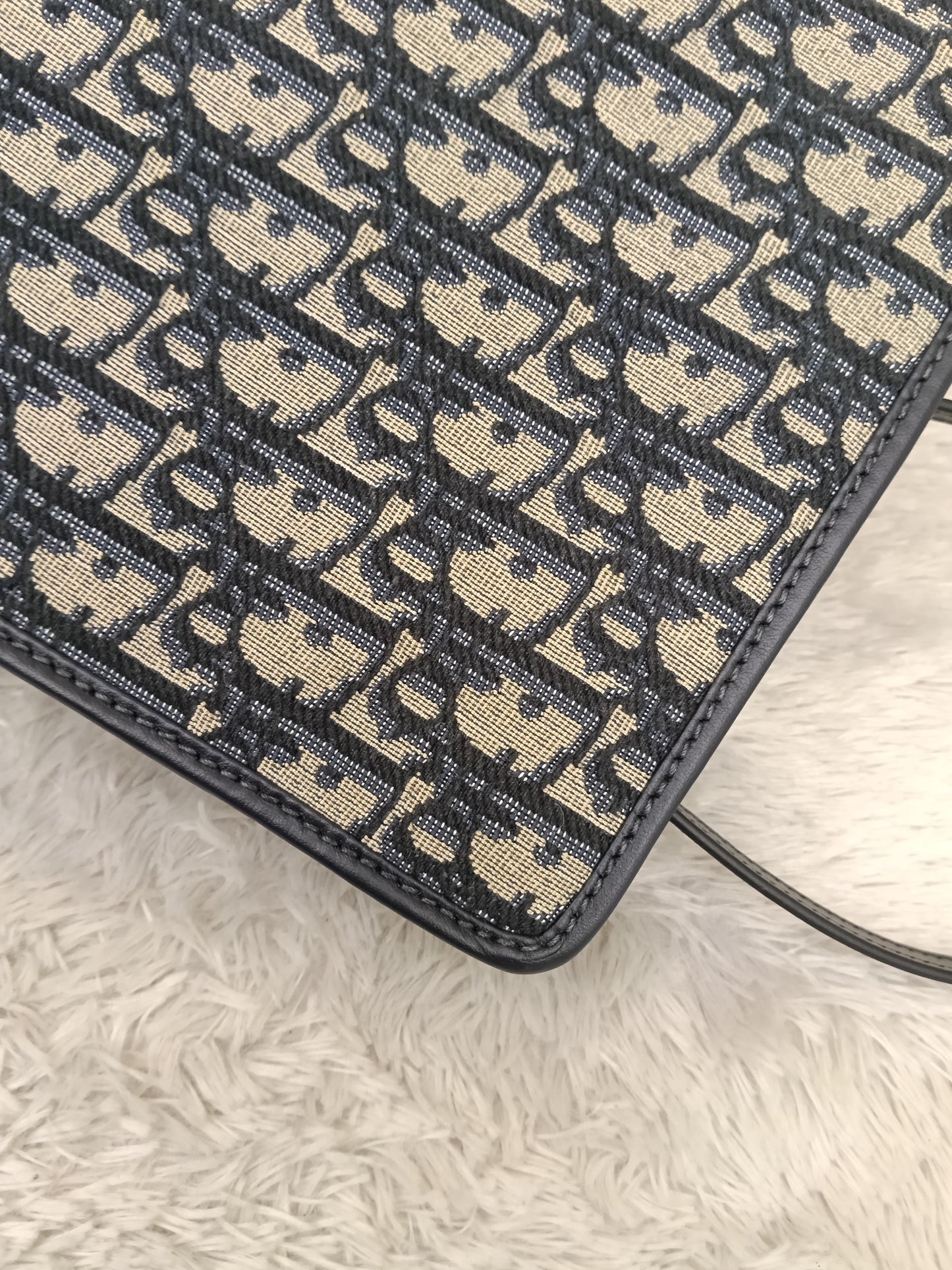 Dior Pouch Clutch Montaigne Oblique Navy GHW 2023