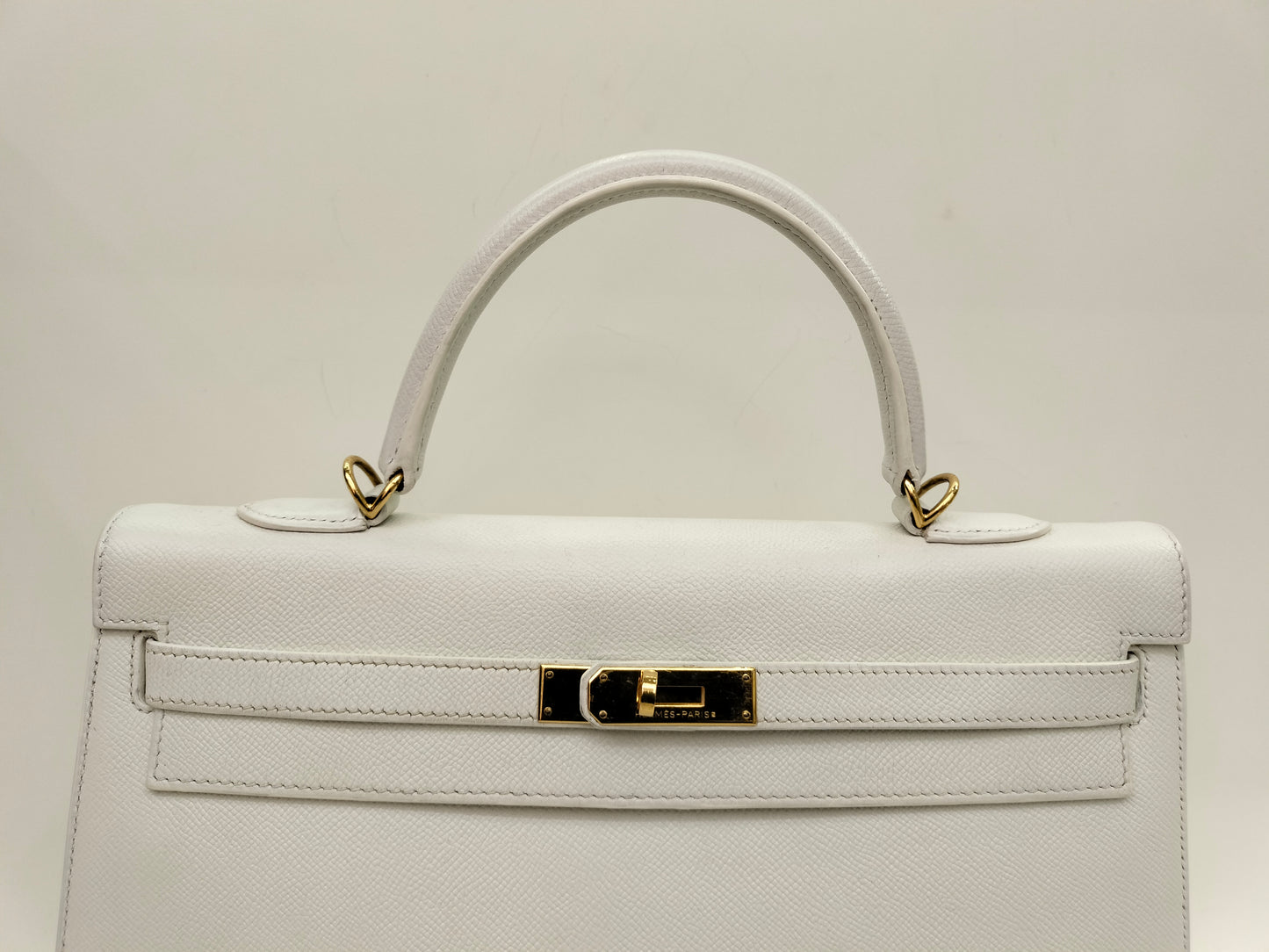 K35 Epsom White GHW #O square