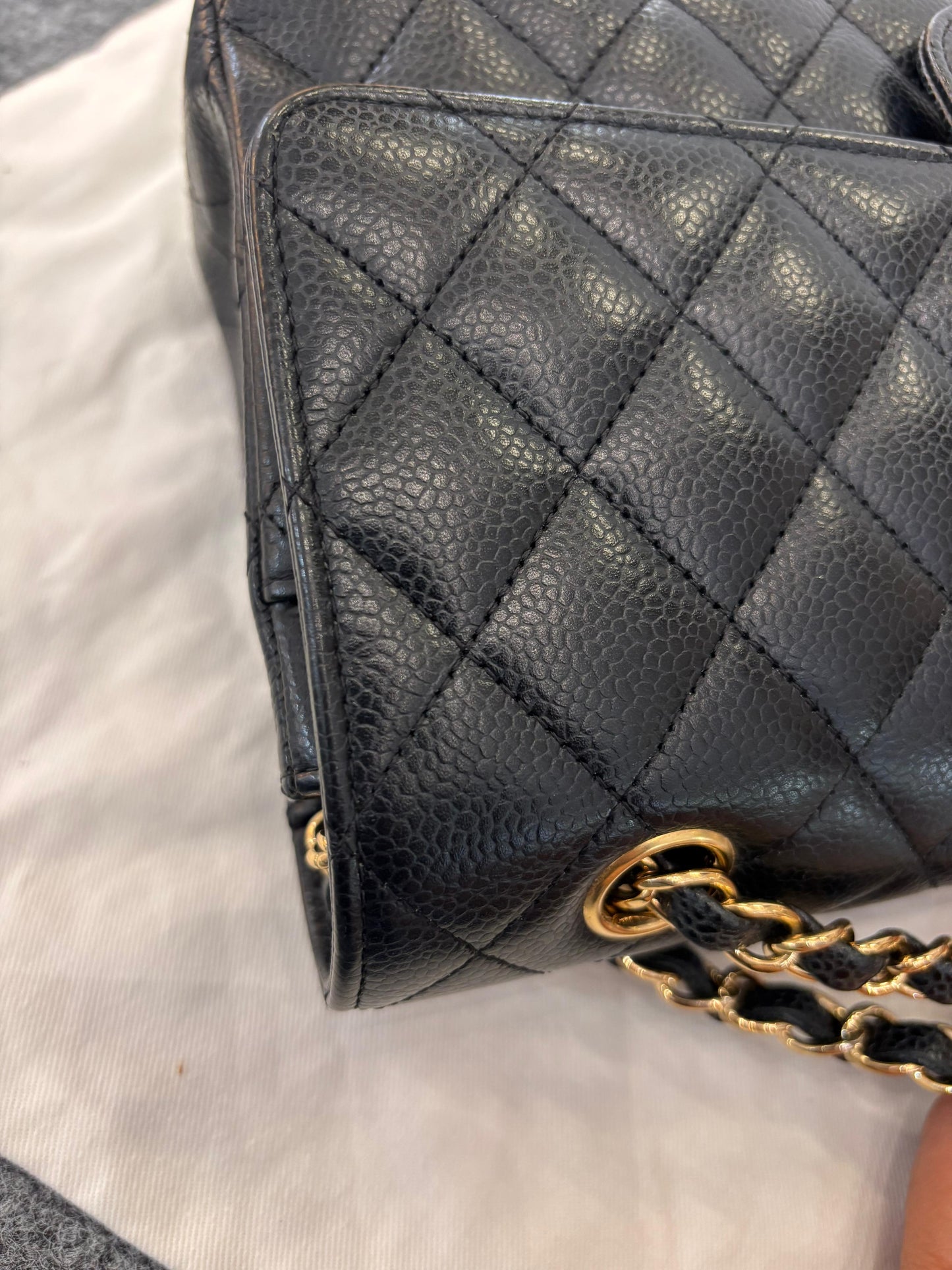 Chanel Medium Caviar Black GHW DF (CHIP)