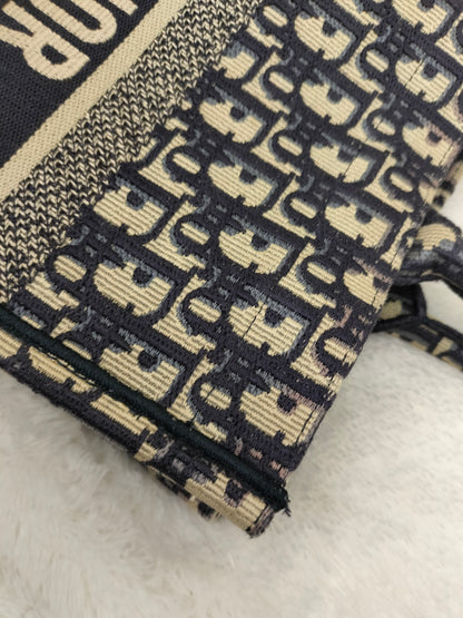 Dior Tote Book Medium Oblique Navy 2019