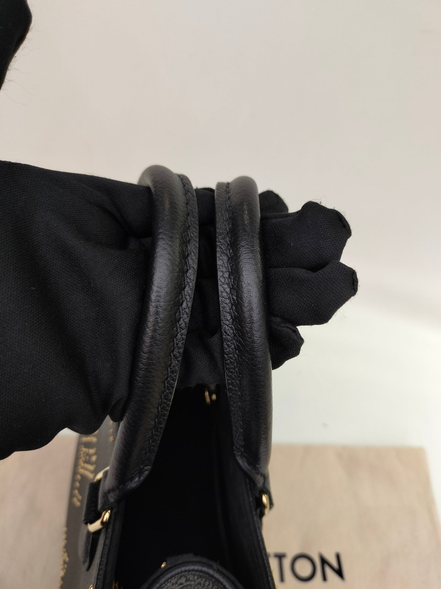 *Neverbeen Used* LV OTG PM Monogram Empreinte Studded Noir (CHIP)