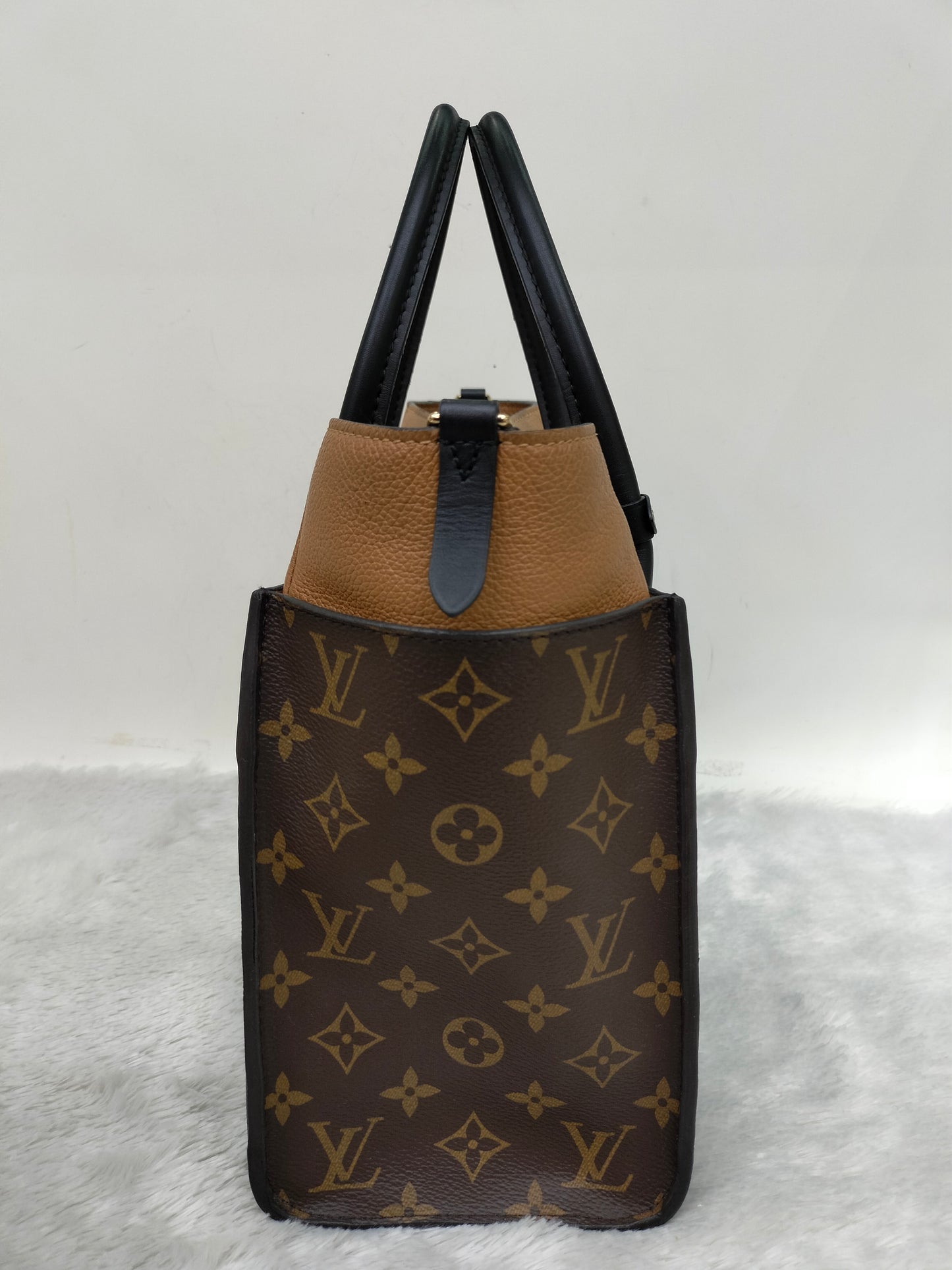 LV On My Side MM Monogram Grained Noir 2019