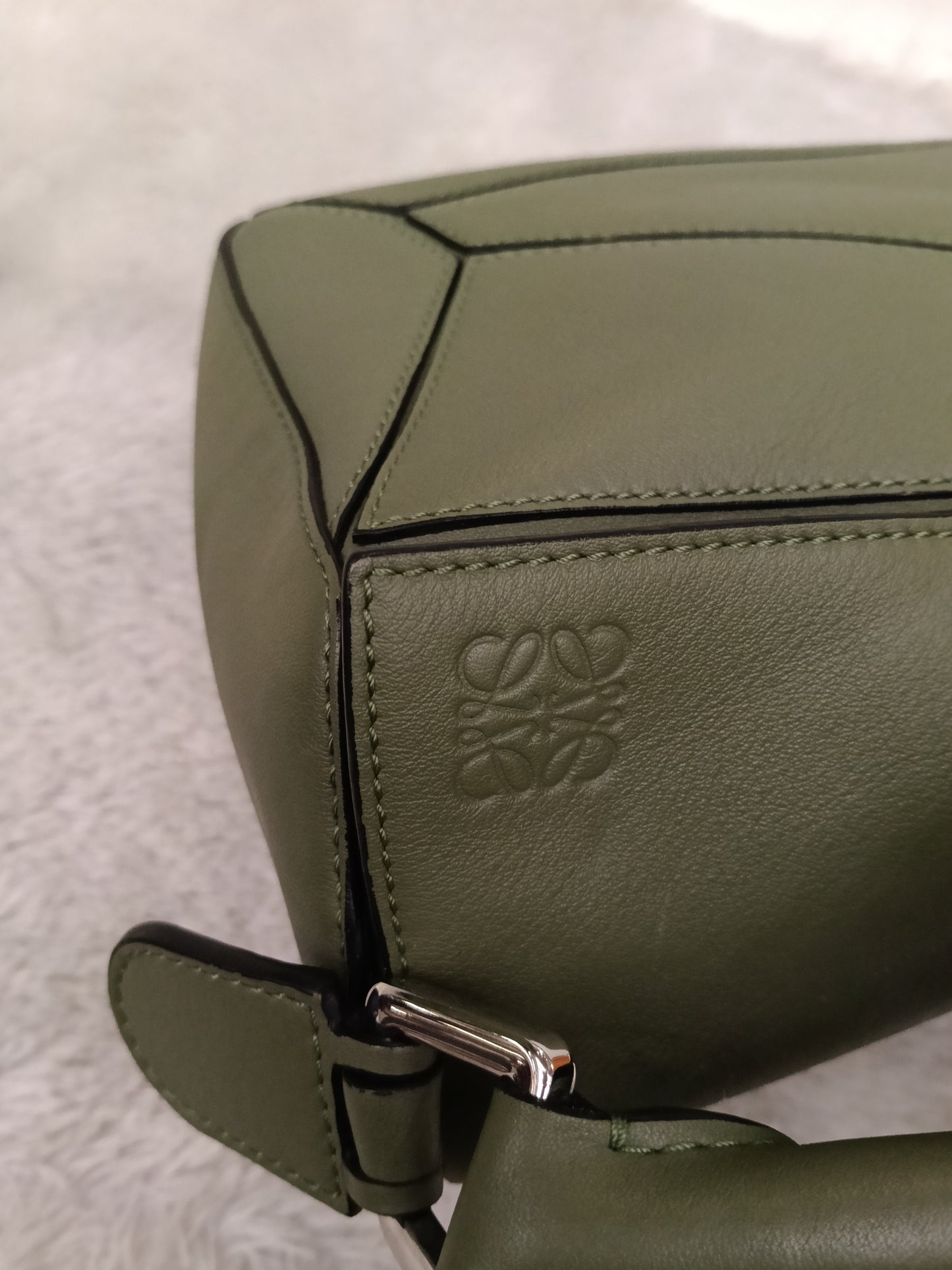 Loewe Puzzle Small Calfskin Avocado SHW 2020