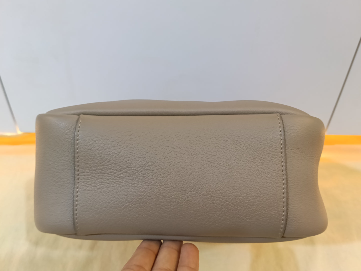 YsL Le 5 A7 Supple Small Calfskin Dusty Grey GHW 2023