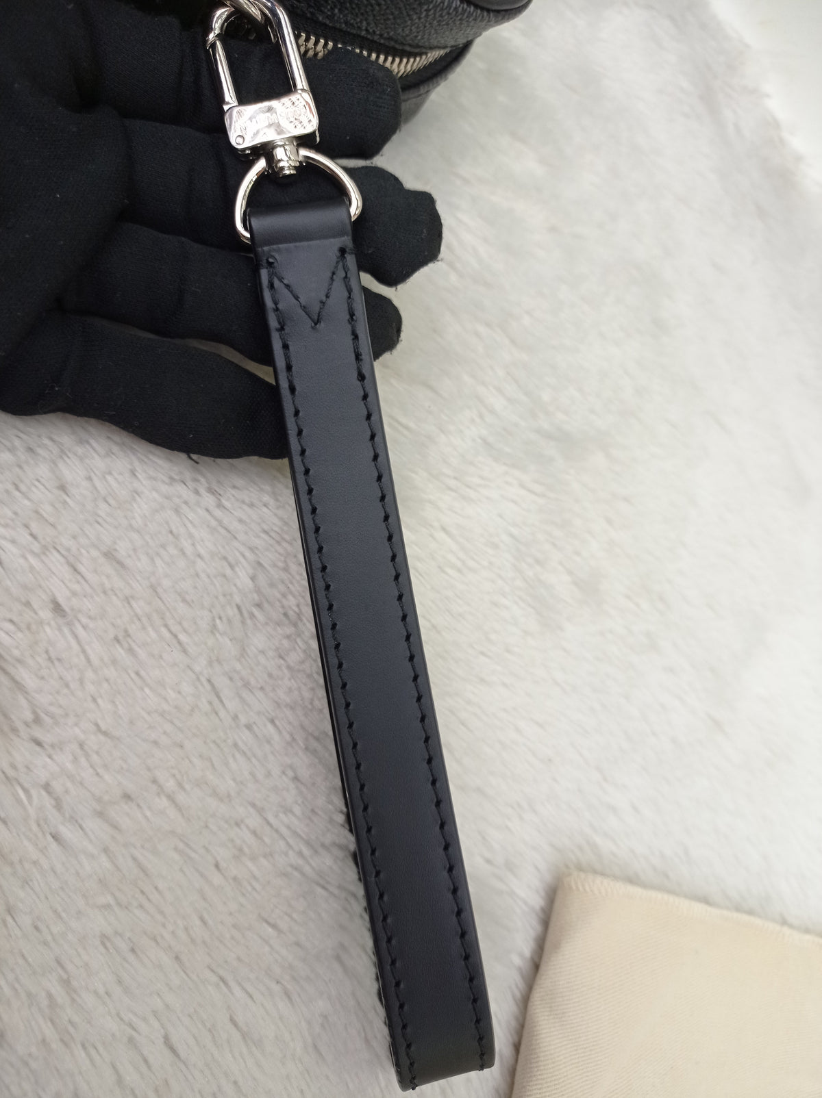 LV Kasai Clutch Graphite 2018