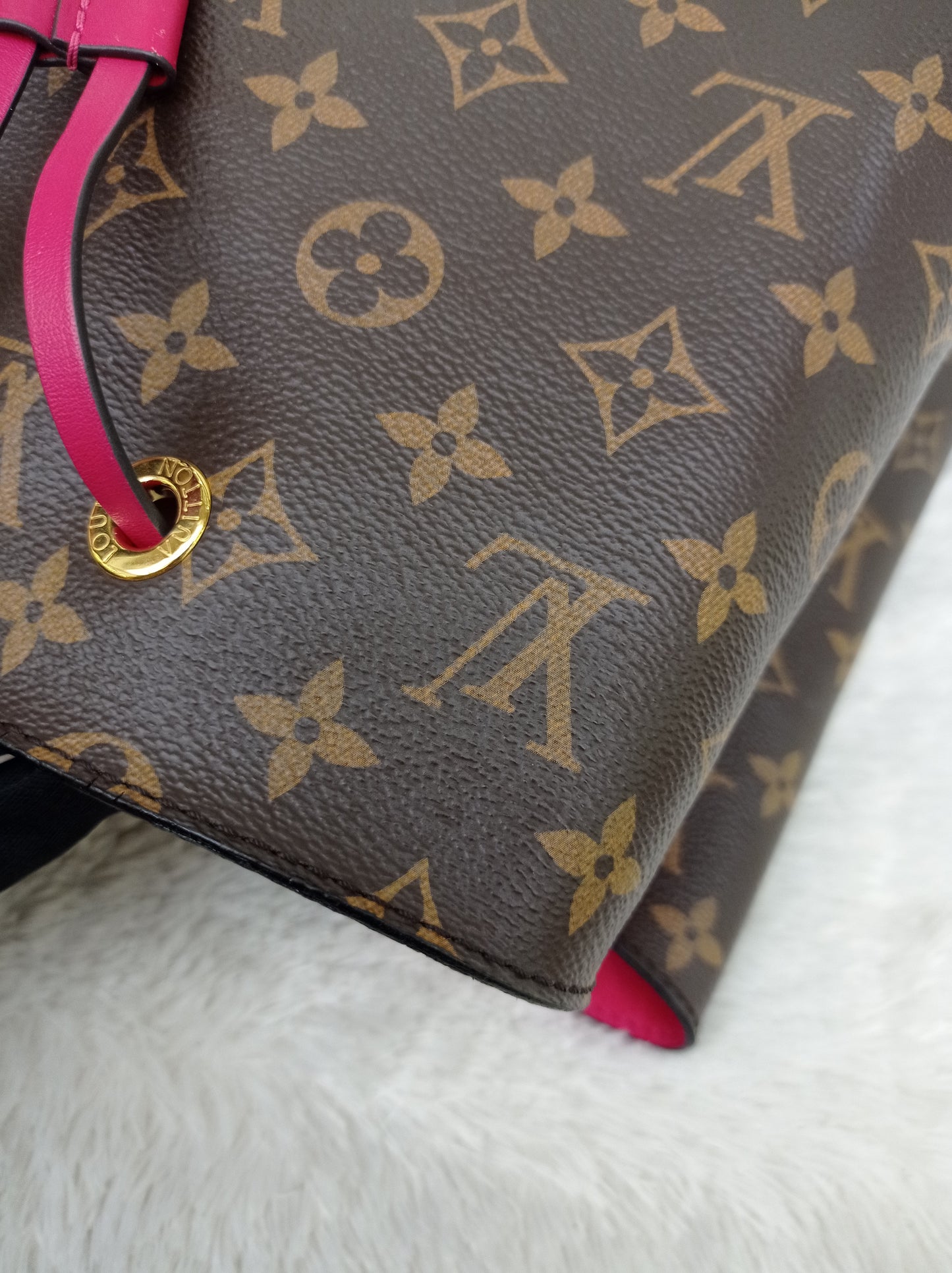 LV Neo Noe MM Monogram Freesia 2018