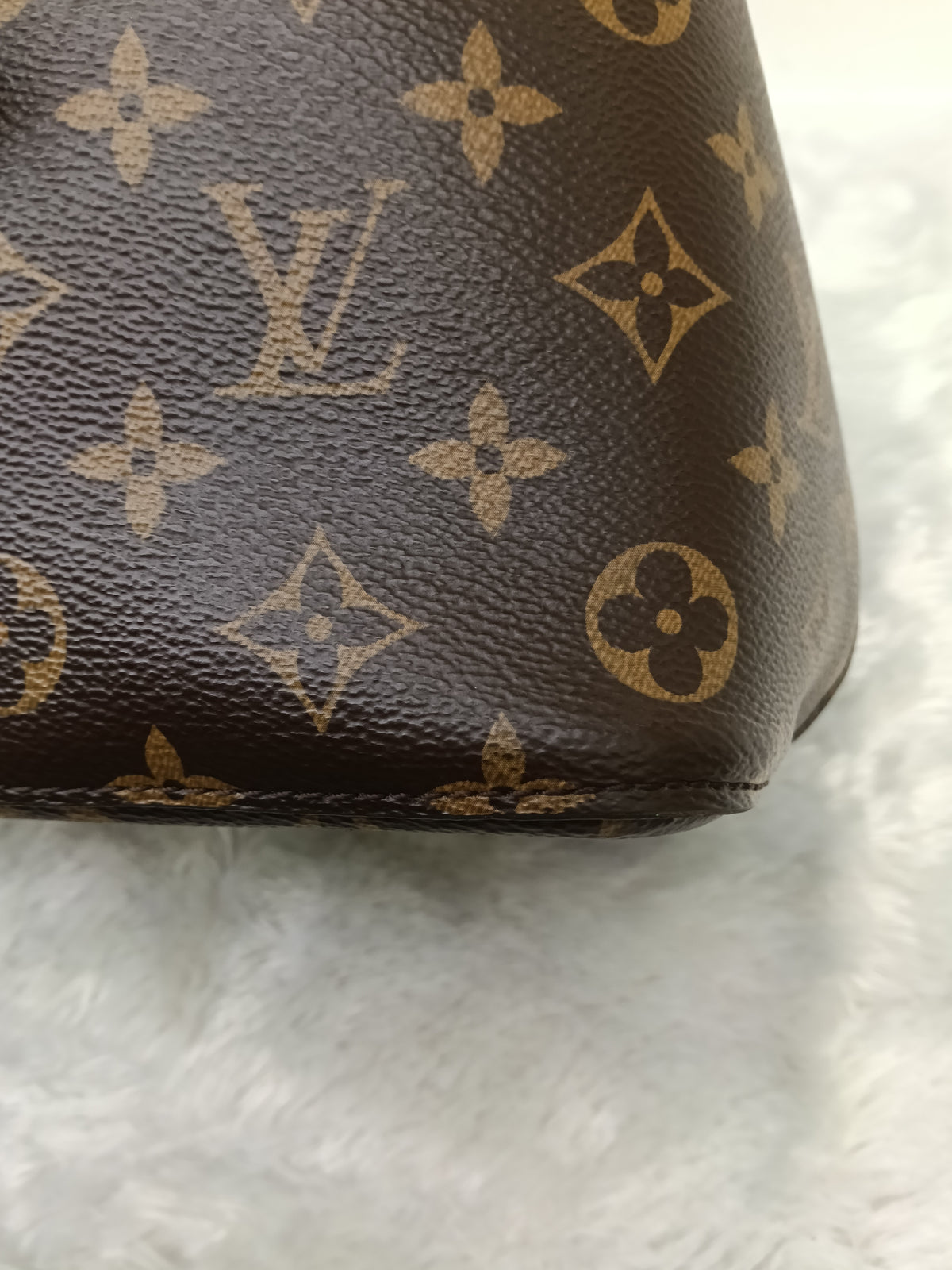 LV Neo Noe MM Monogram Caramel 2019