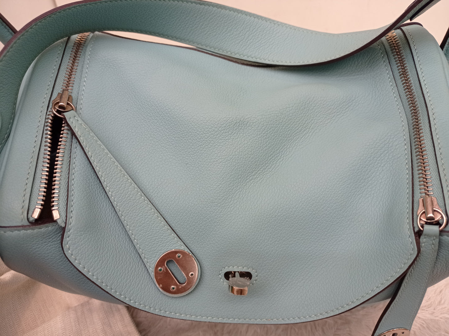 Lindy 30 Evercolour Blue Atol PHW #T