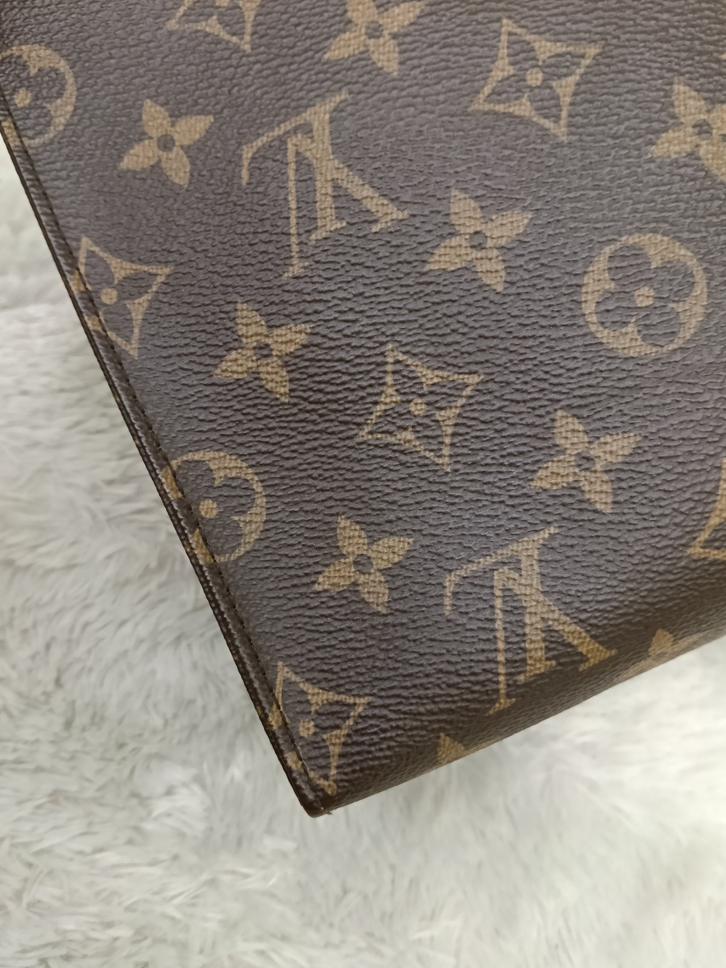 LV Pochette Toiletry 26 Monogram 2020
