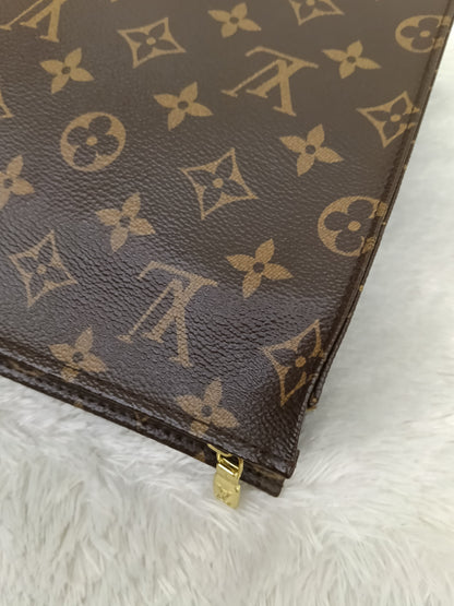 LV Pochette Toiletry 26 Monogram 2020
