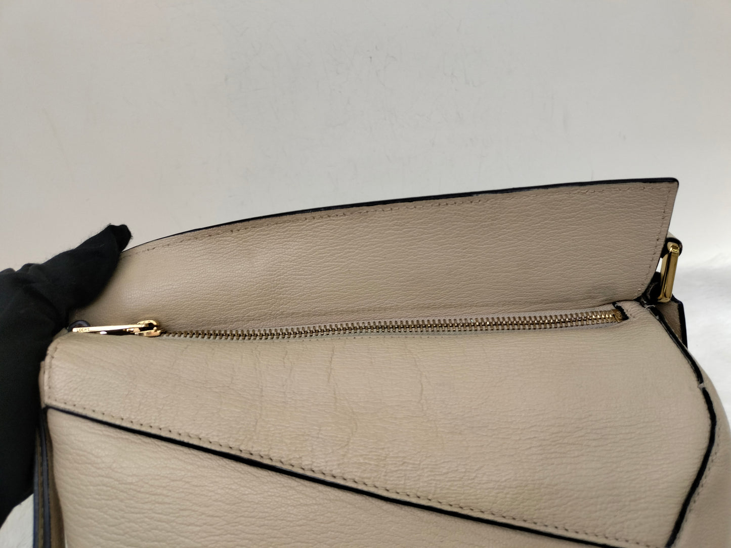 Loewe Puzzle Small Edge Angora GHW 2021