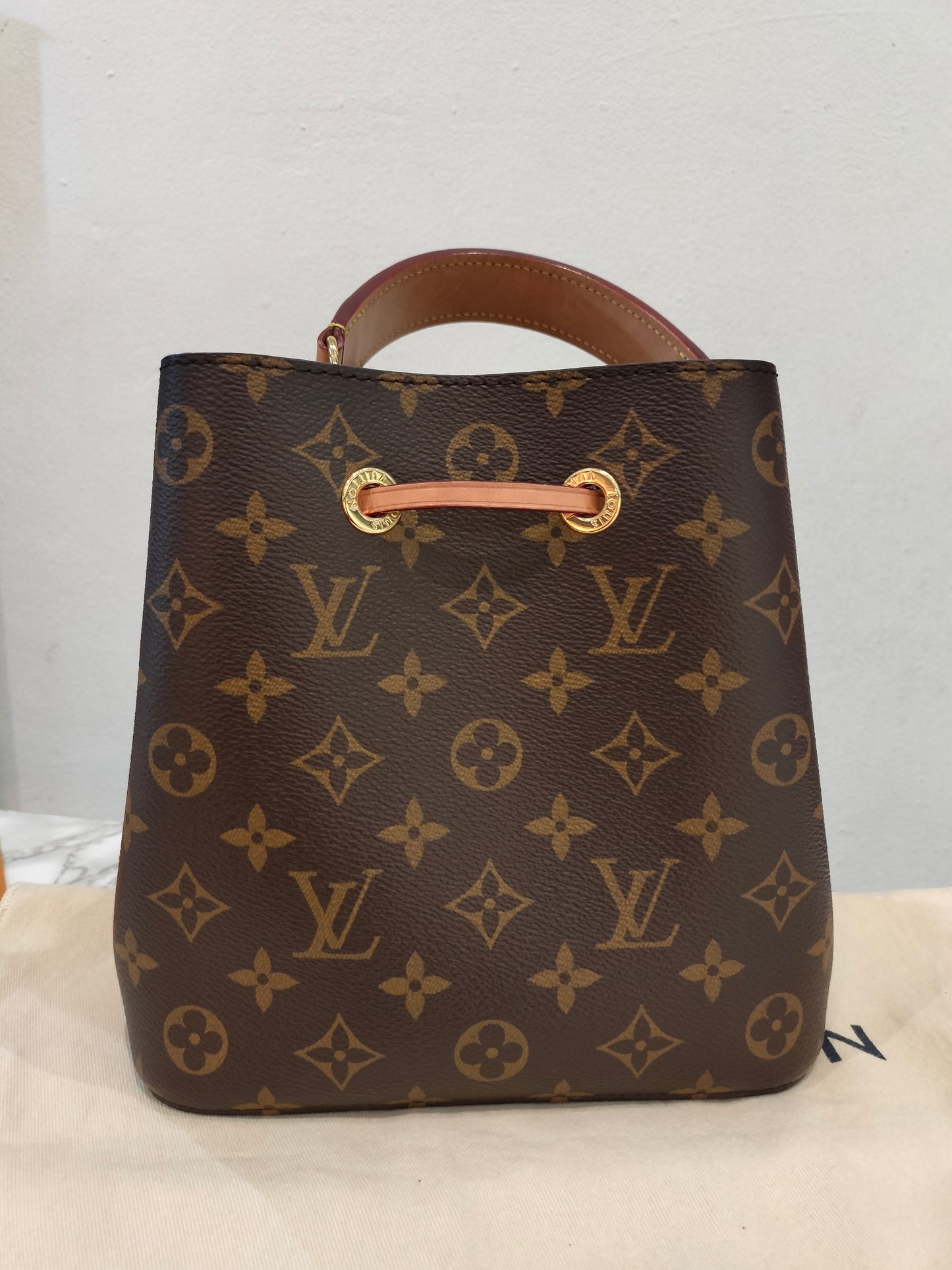 LV Neo Noe BB Monogram 2023 (CHIP)