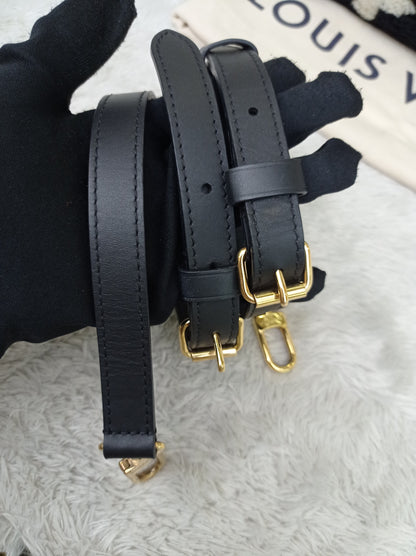 LV Bandou 25 Monogram Giant Fleece Teddy Shearling Black Red 2019
