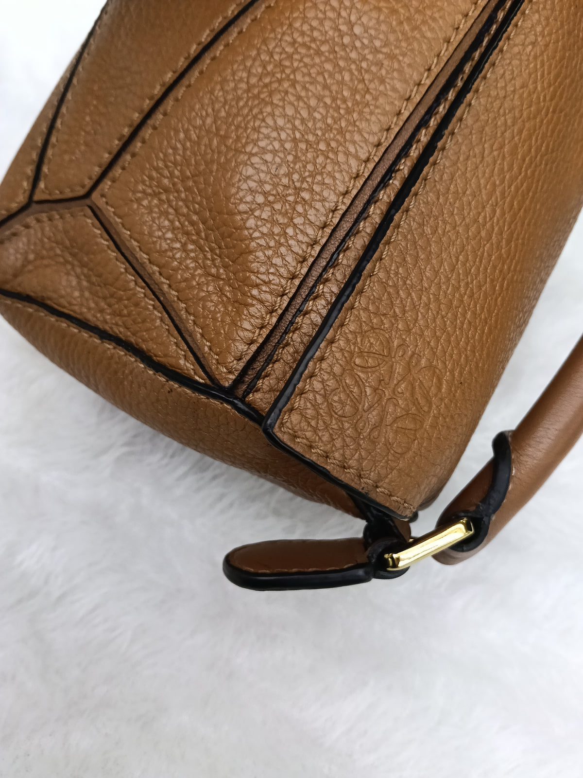 Loewe Puzzle Mini Grained Caramel GHW 2020