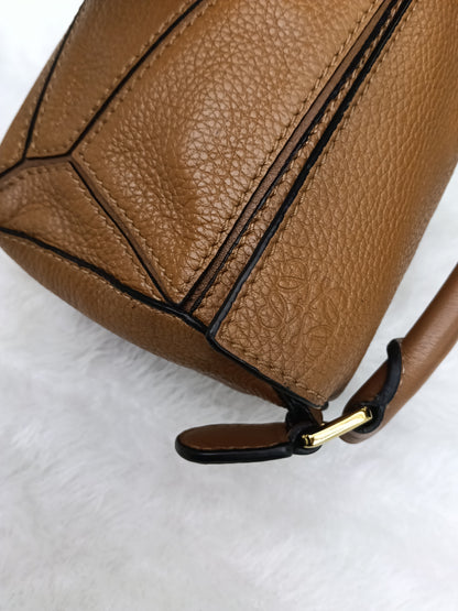 Loewe Puzzle Mini Grained Caramel GHW 2020