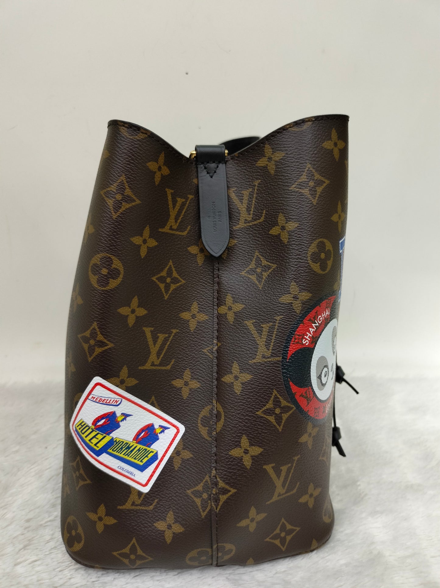 LV Neo Noe Monogram World Tour