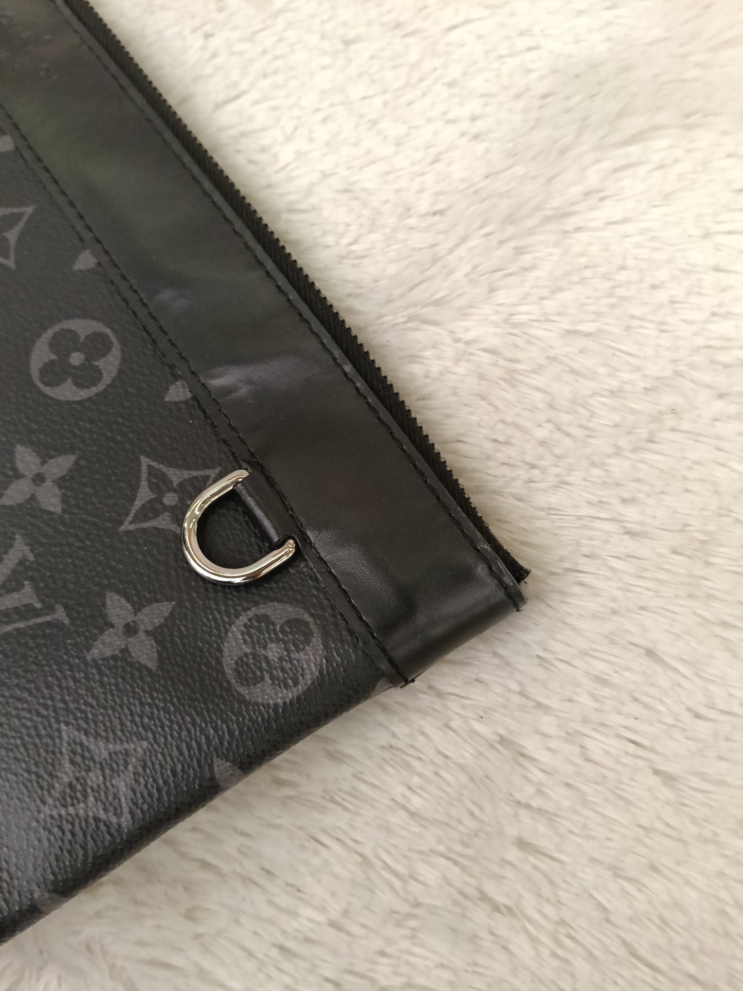 LV Pochette Discovery GM Monogram Eclipse 2019