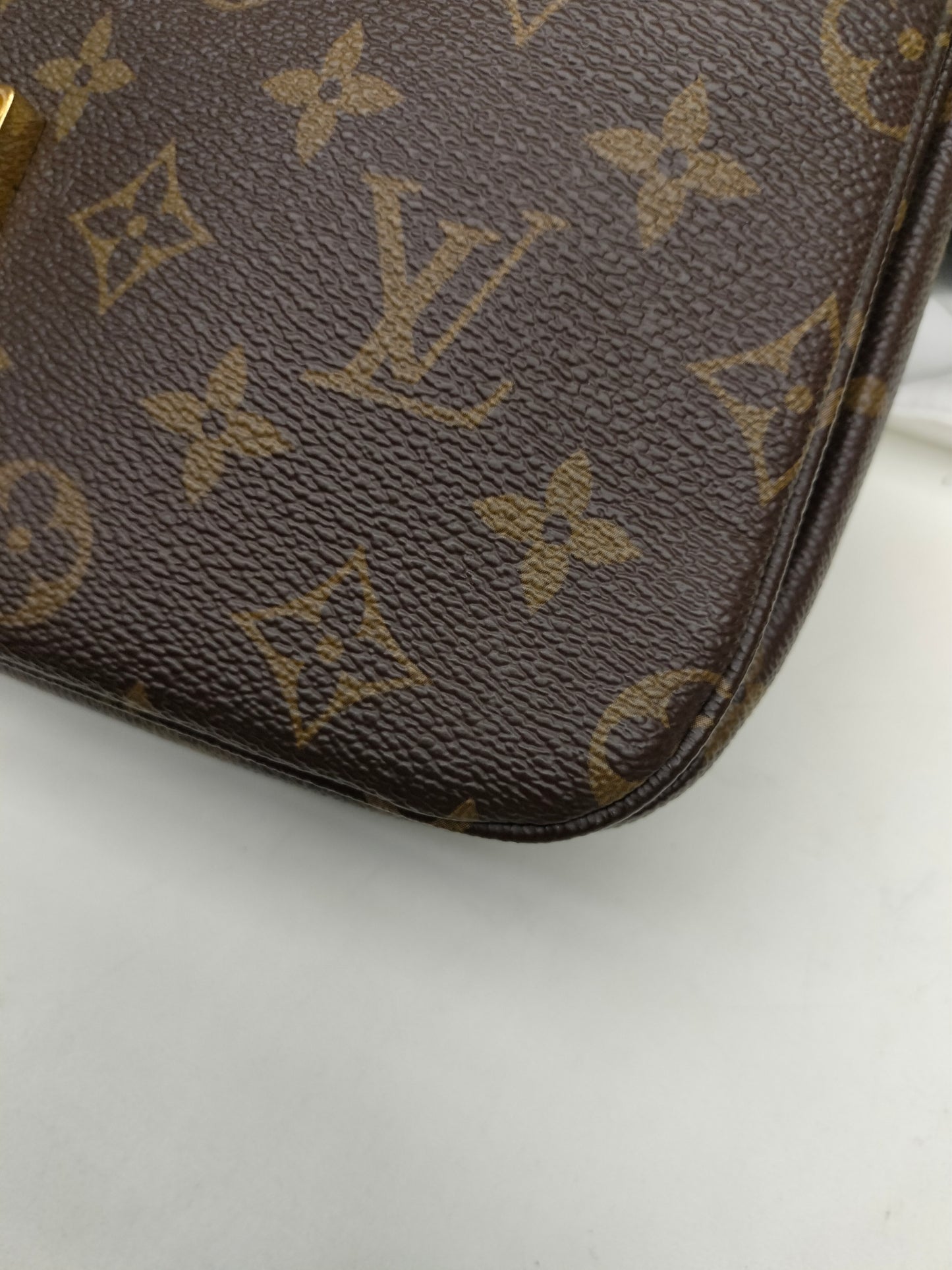 LV Metis Reverse 2020