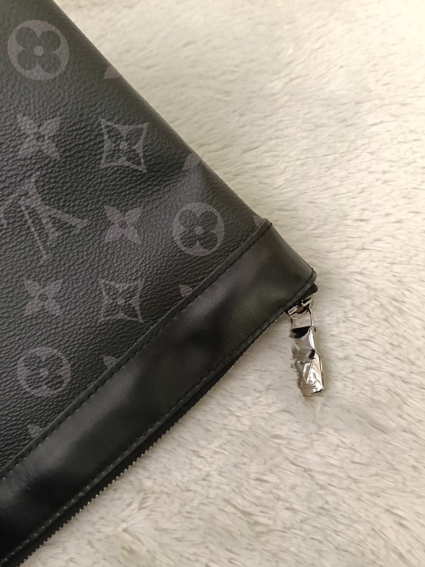 LV Pochette Discovery GM Monogram Eclipse 2019