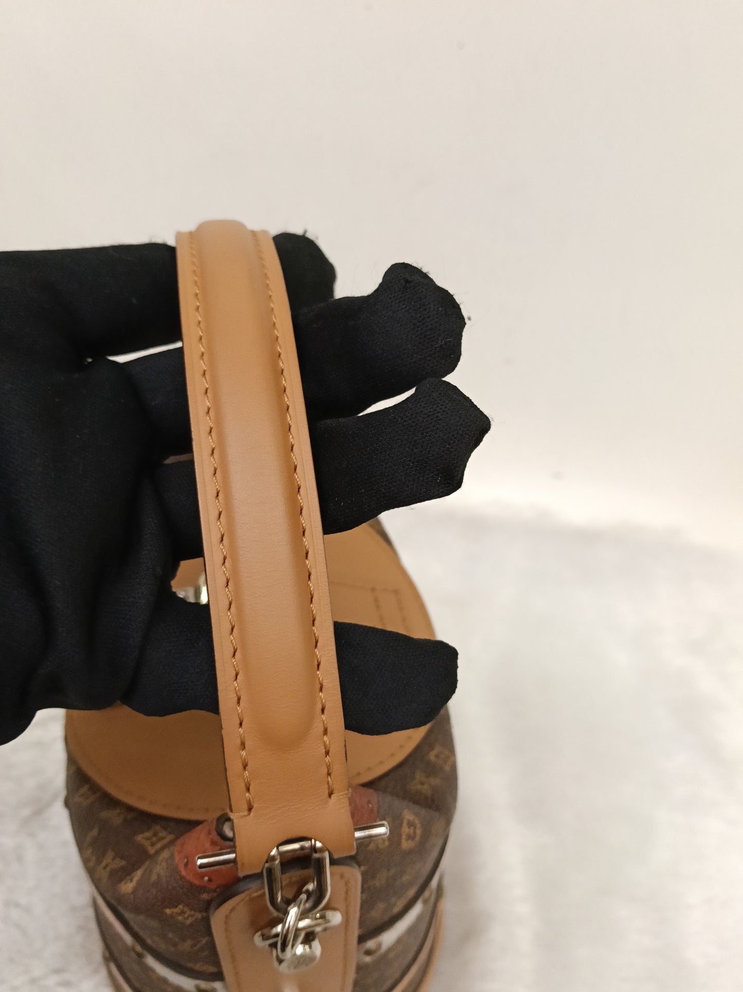 LV Duffle Transformed Monogram Time Trunk 2018