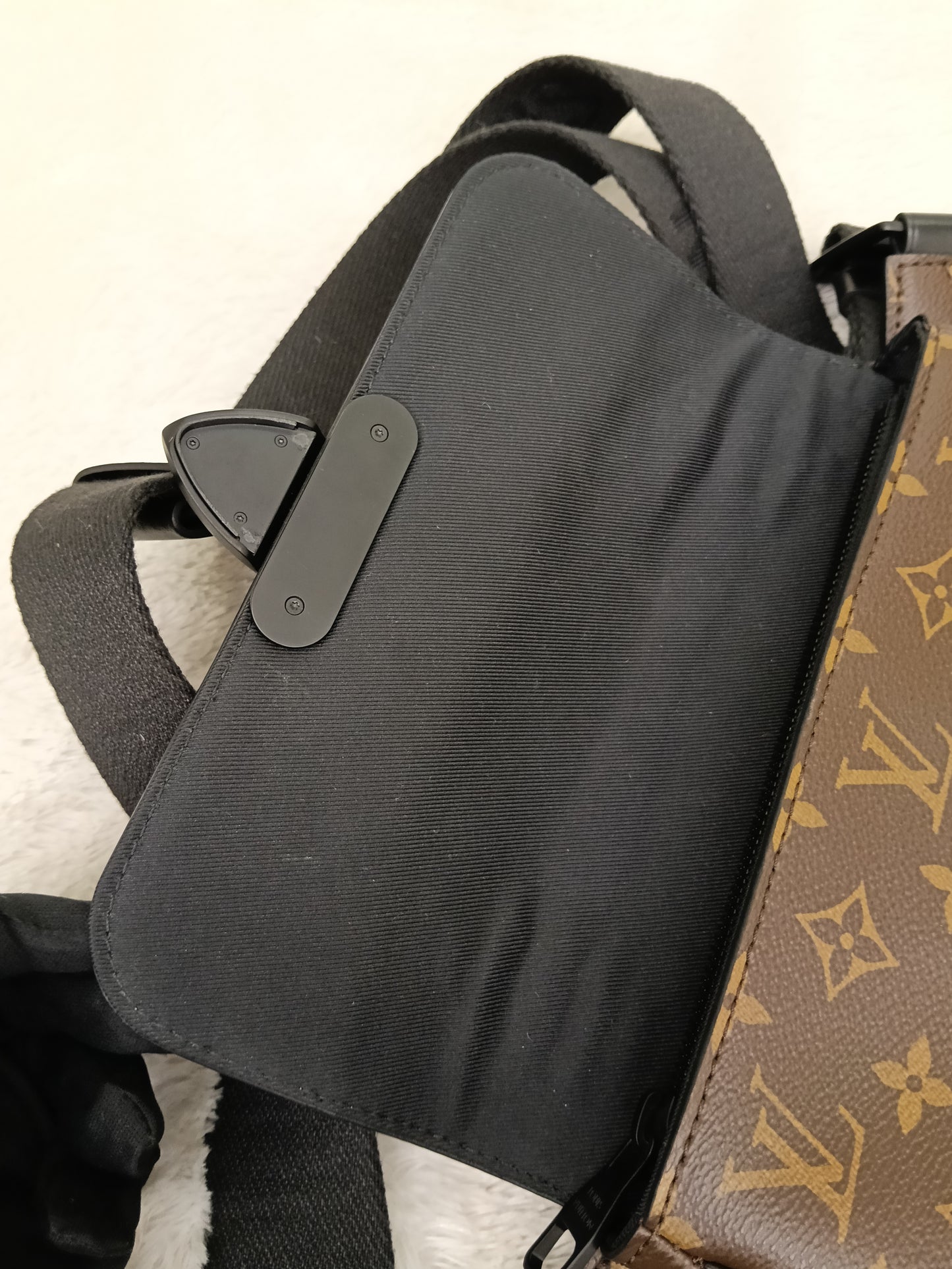 LV S Lock Waist Bag Monogram Macassar (CHIP)
