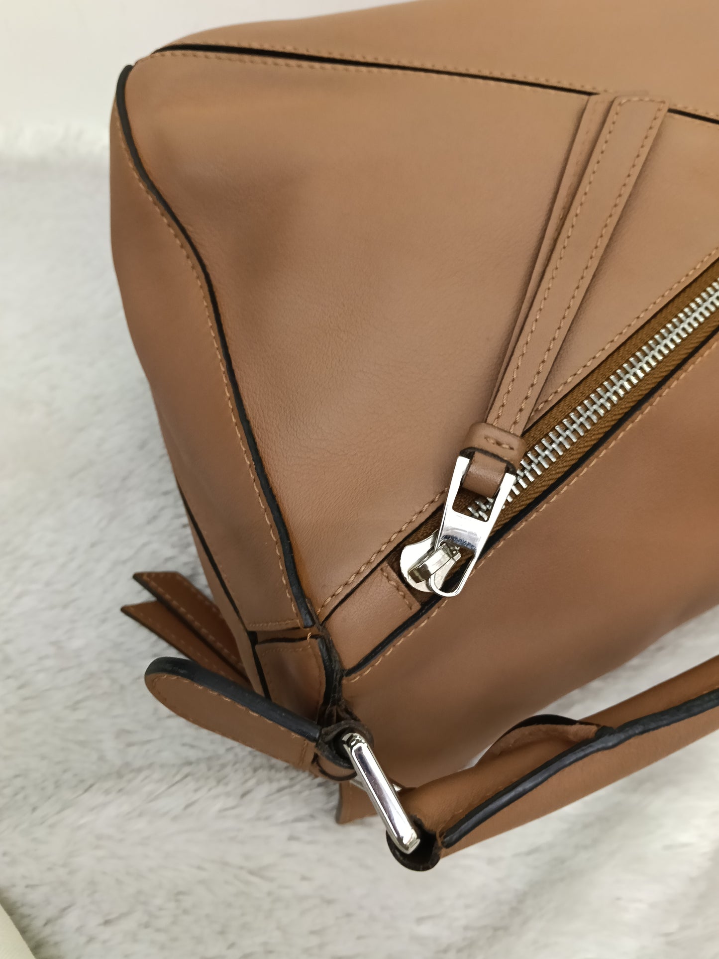 Loewe Puzzle Medium Calfskin Tan SHW 2017