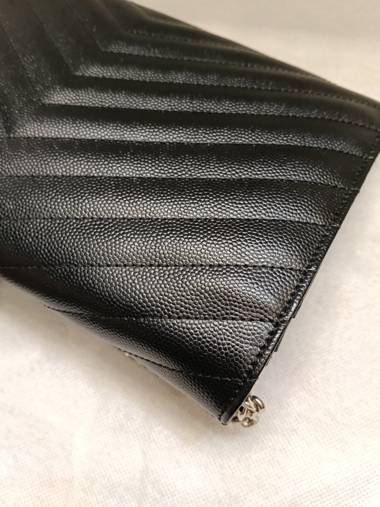 YsL WOC 22 Cassandre Chevron Grained Black SHW 2015