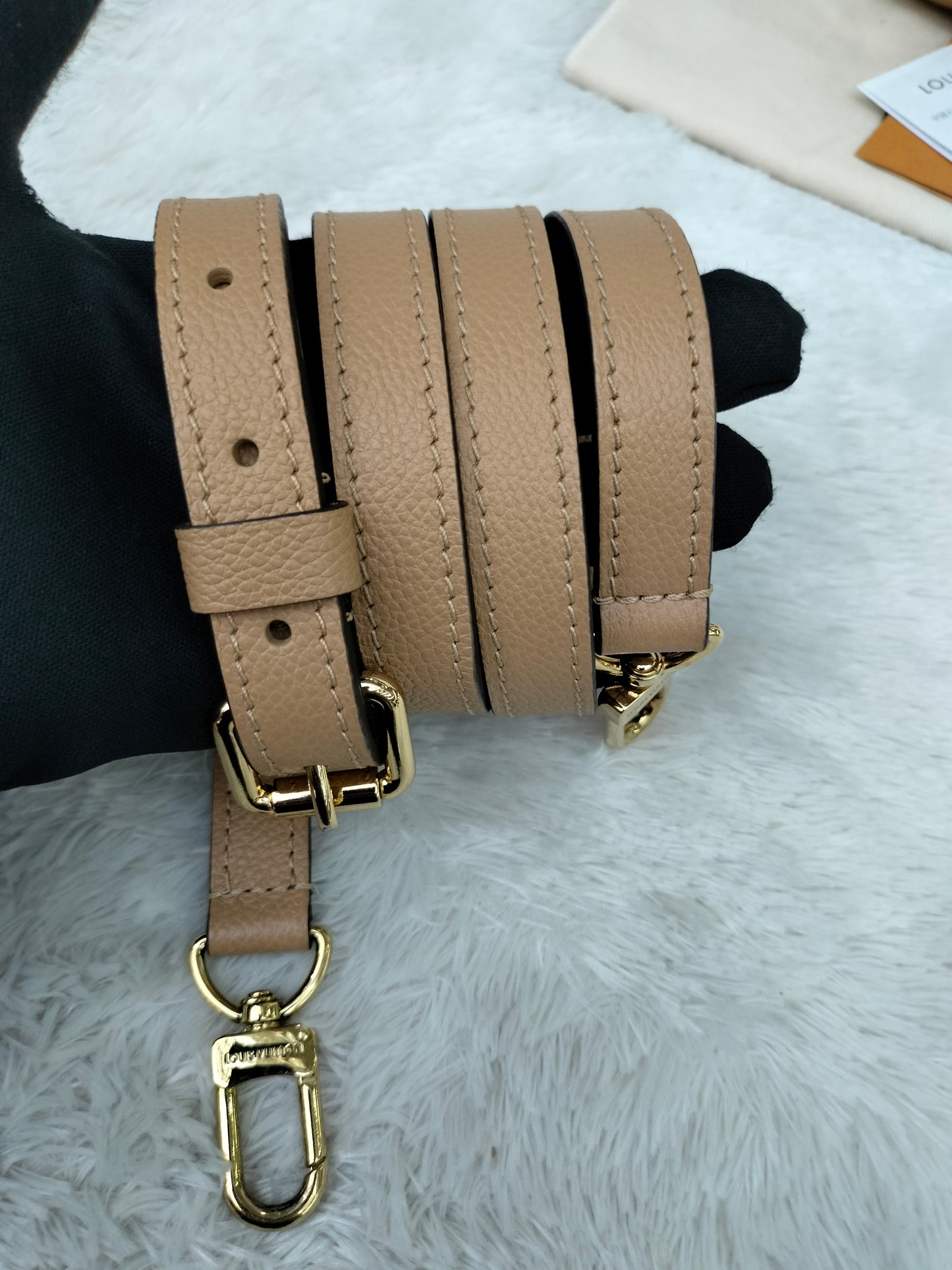 LV Metis MM Monogram Empreinte Arizona Creme 2022 (CHIP)