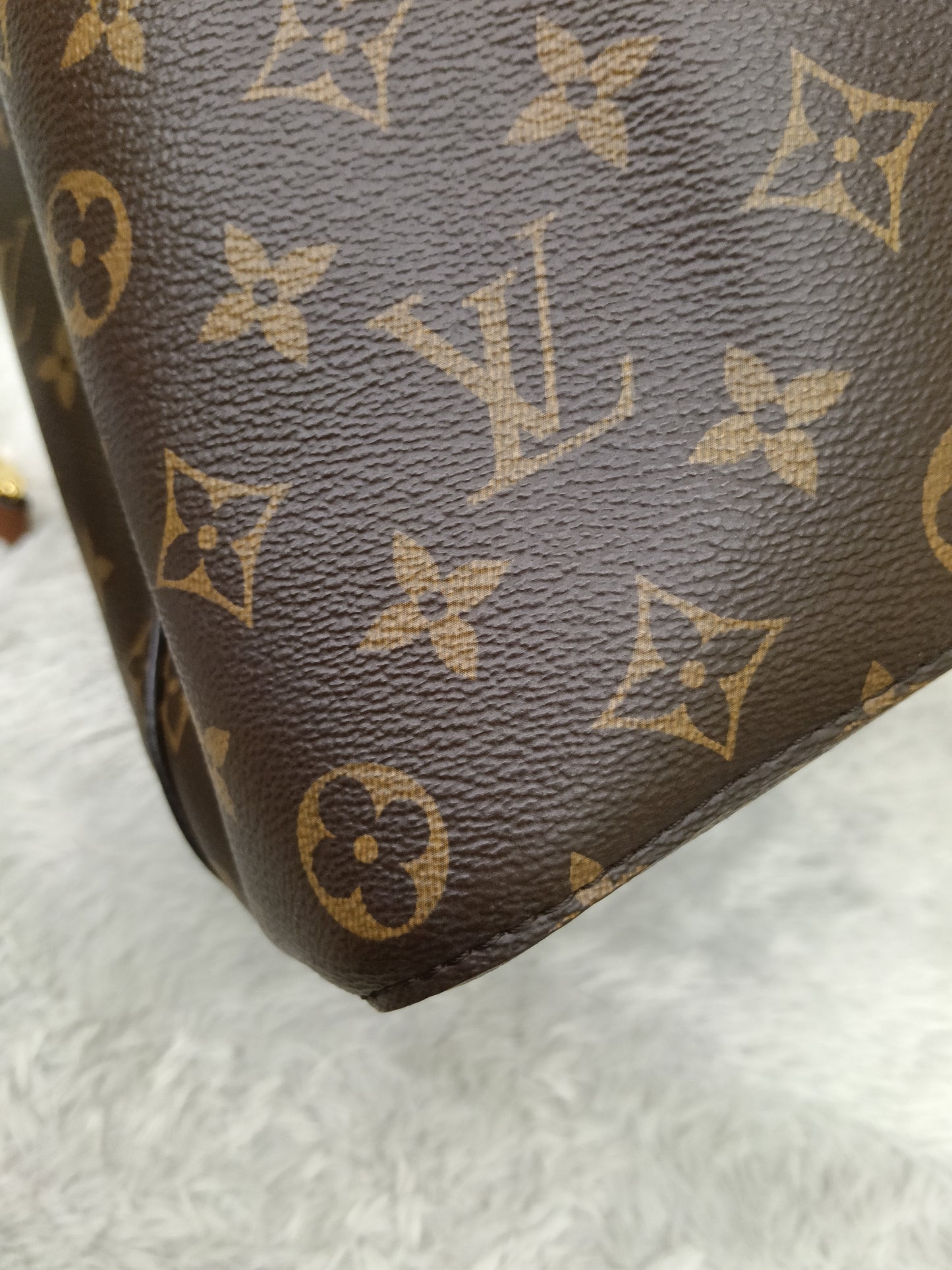 LV Neo Noe MM Monogram Caramel (CHIP)