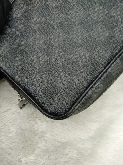 LV Kasai Clutch Graphite 2017