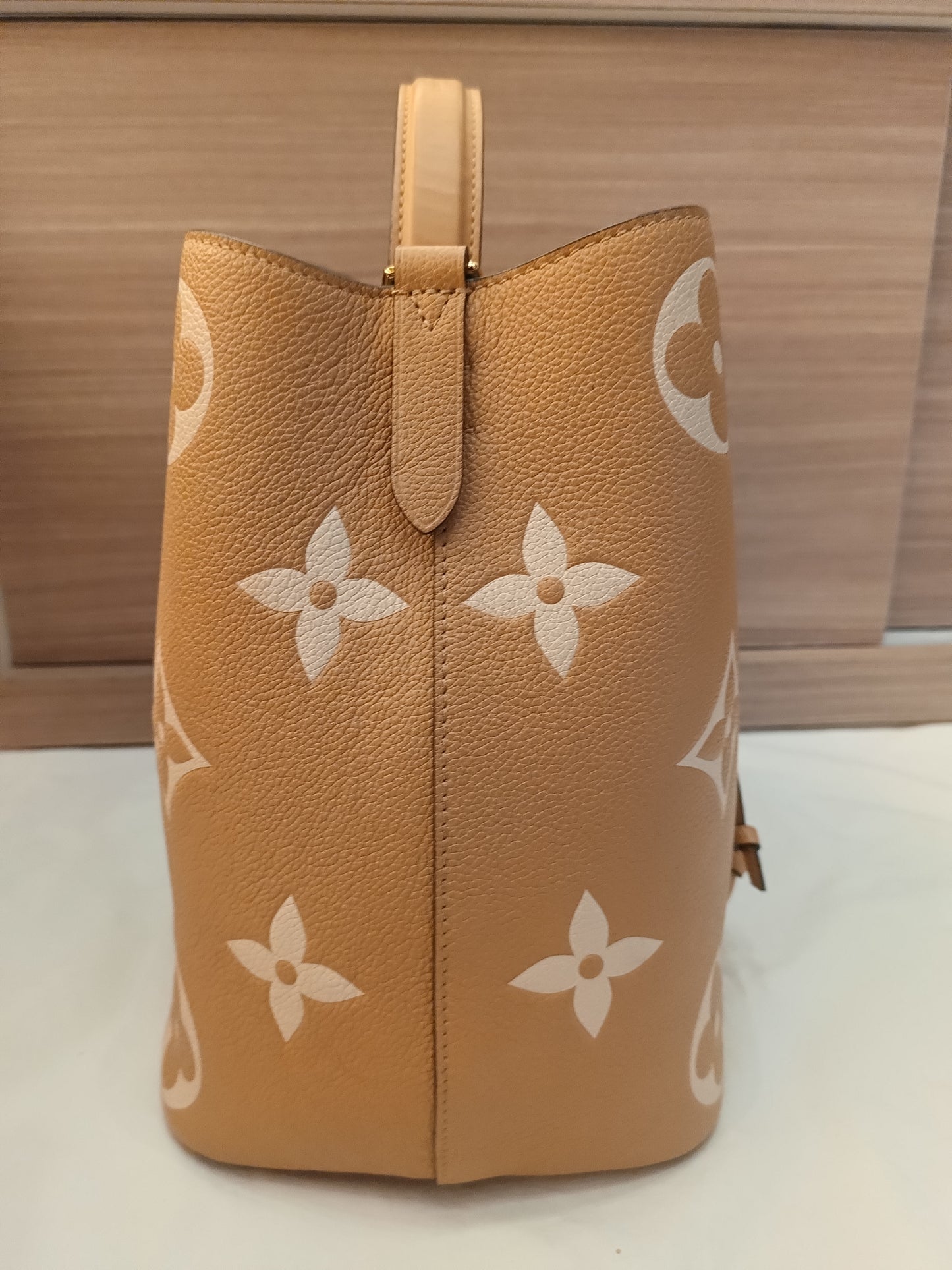 LV Neo Noe Monogram Empreinte Giant Arizona Beige (CHIP)