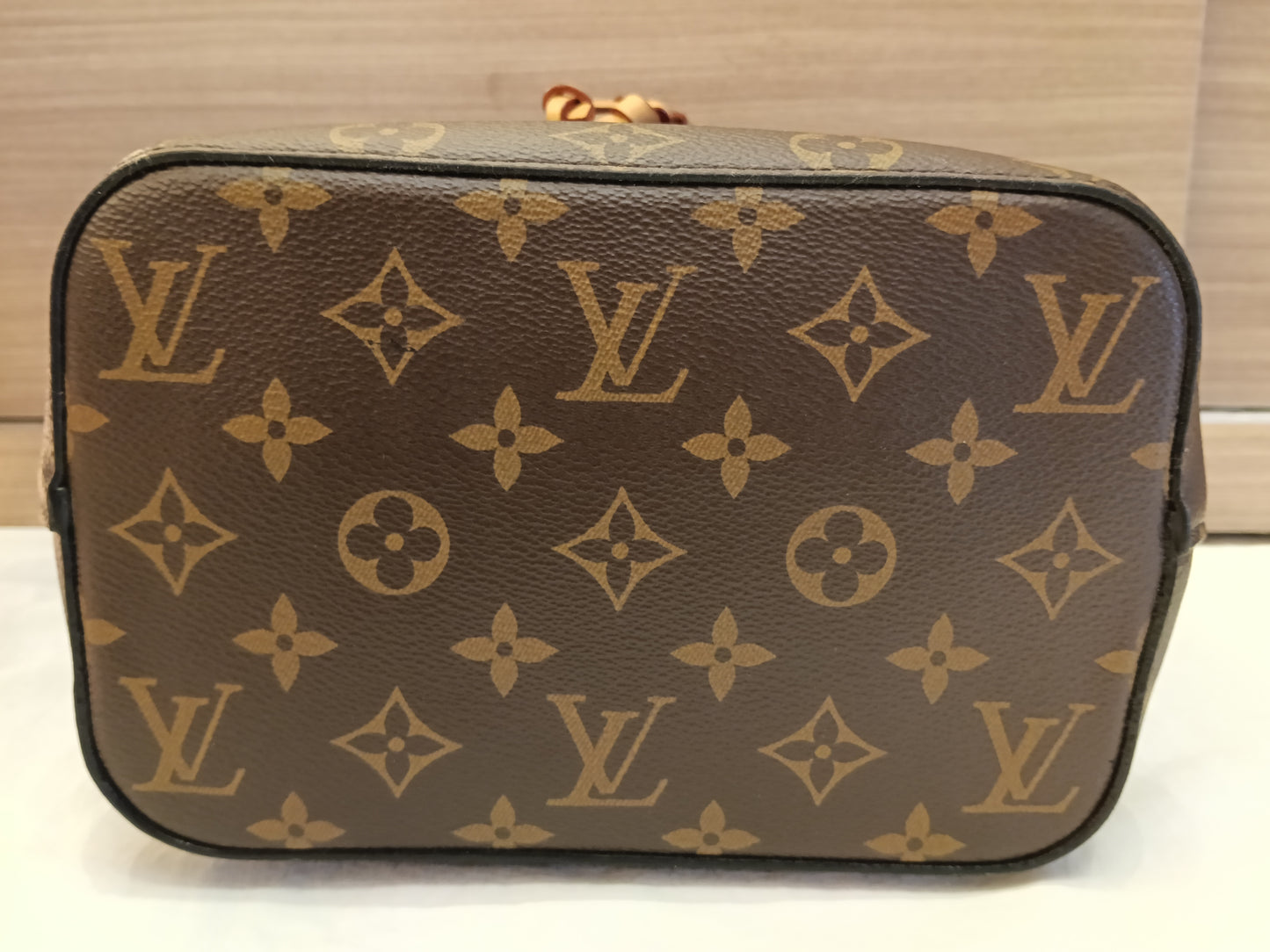 LV Neo Noe BB Monogram Shearling Cozygram 2023 (CHIP)