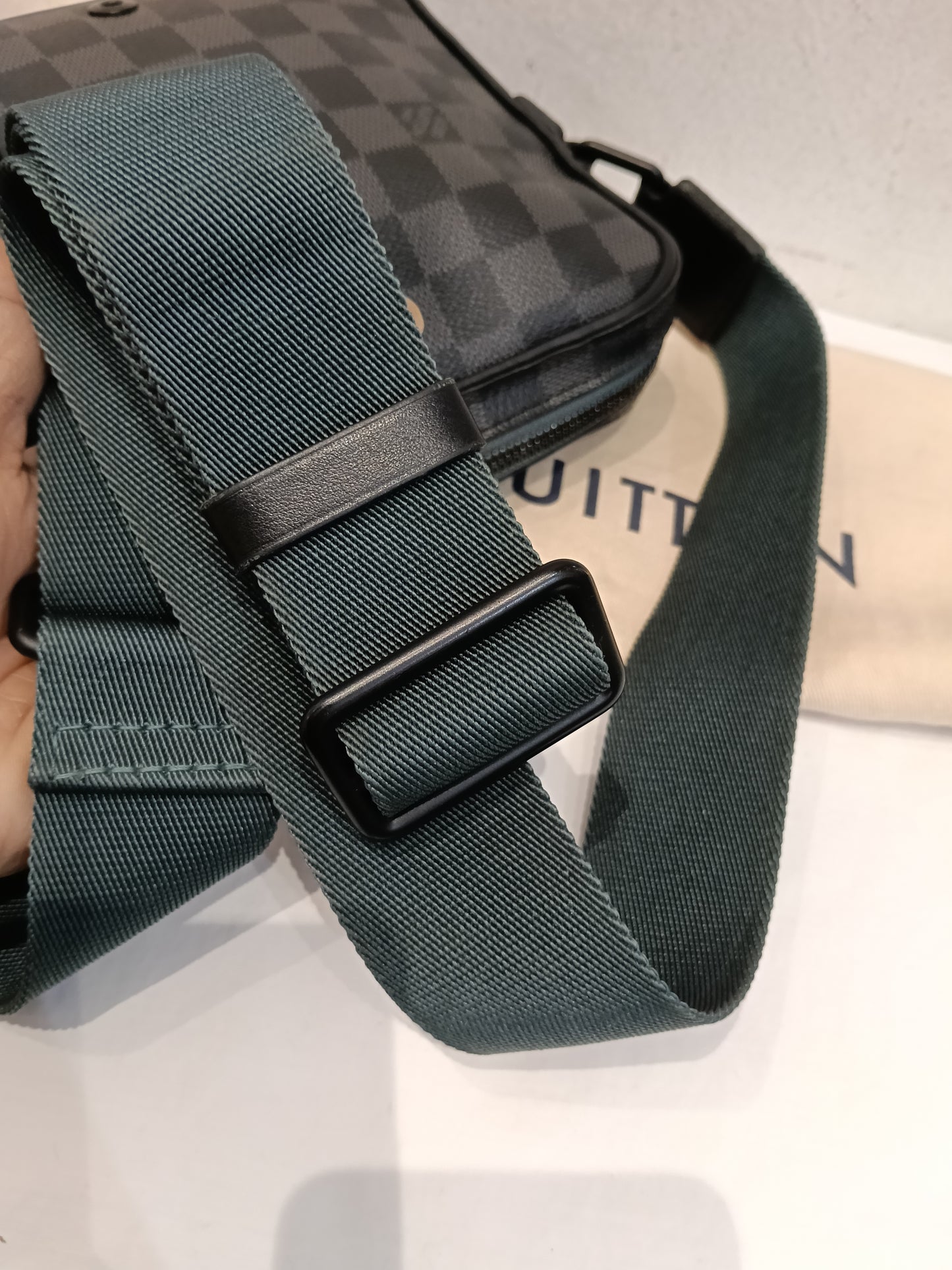 LV Alpha Messenger Damier Graphite 2019