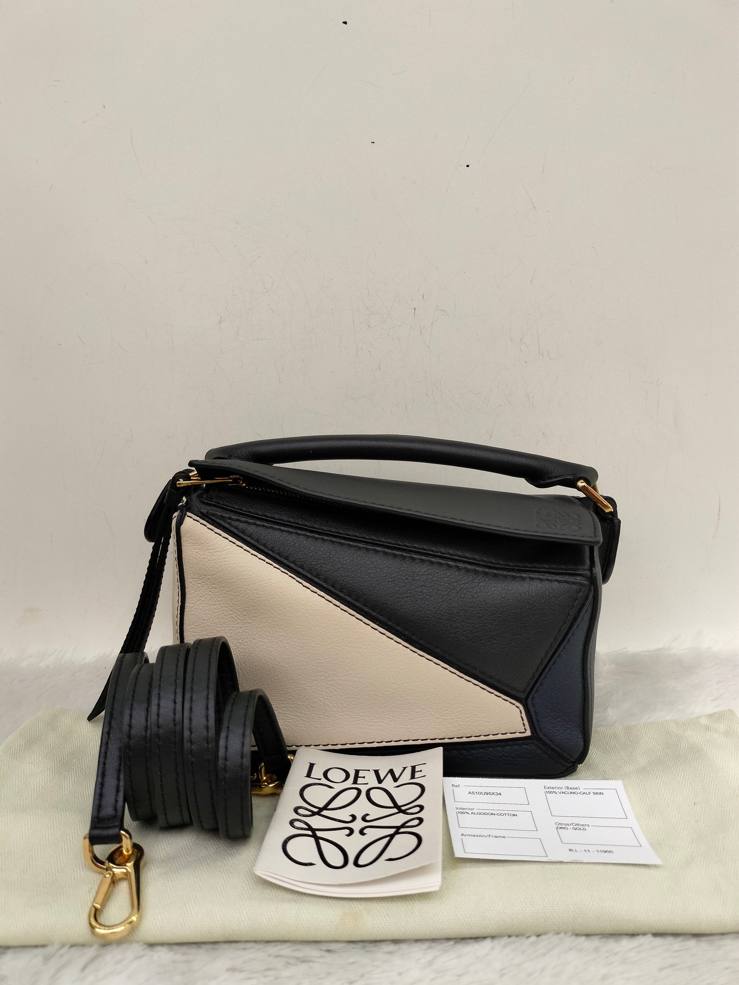 Loewe Puzzle Mini Black Angora GHW 2021