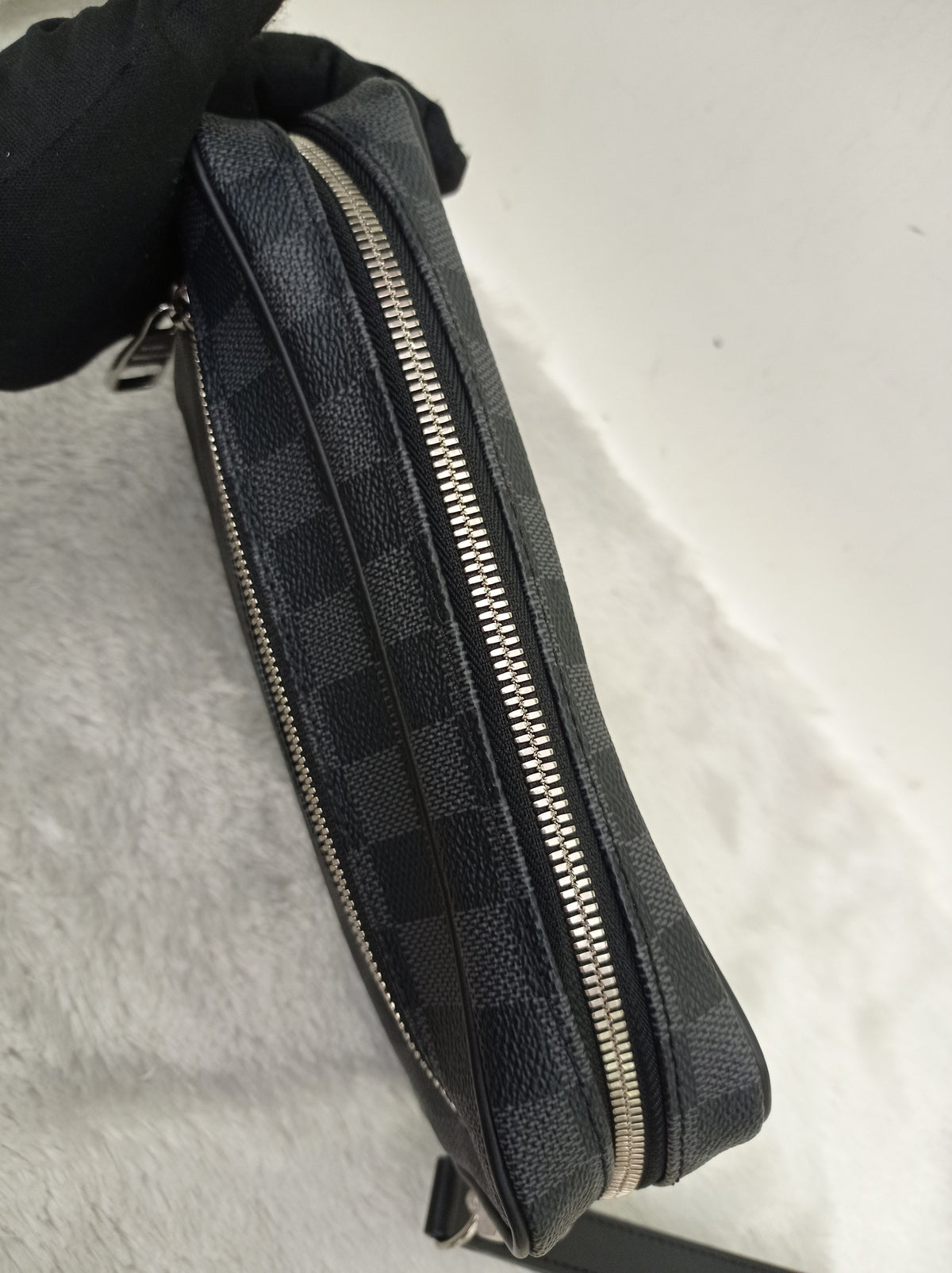 LV Kasai Clutch Graphite 2018