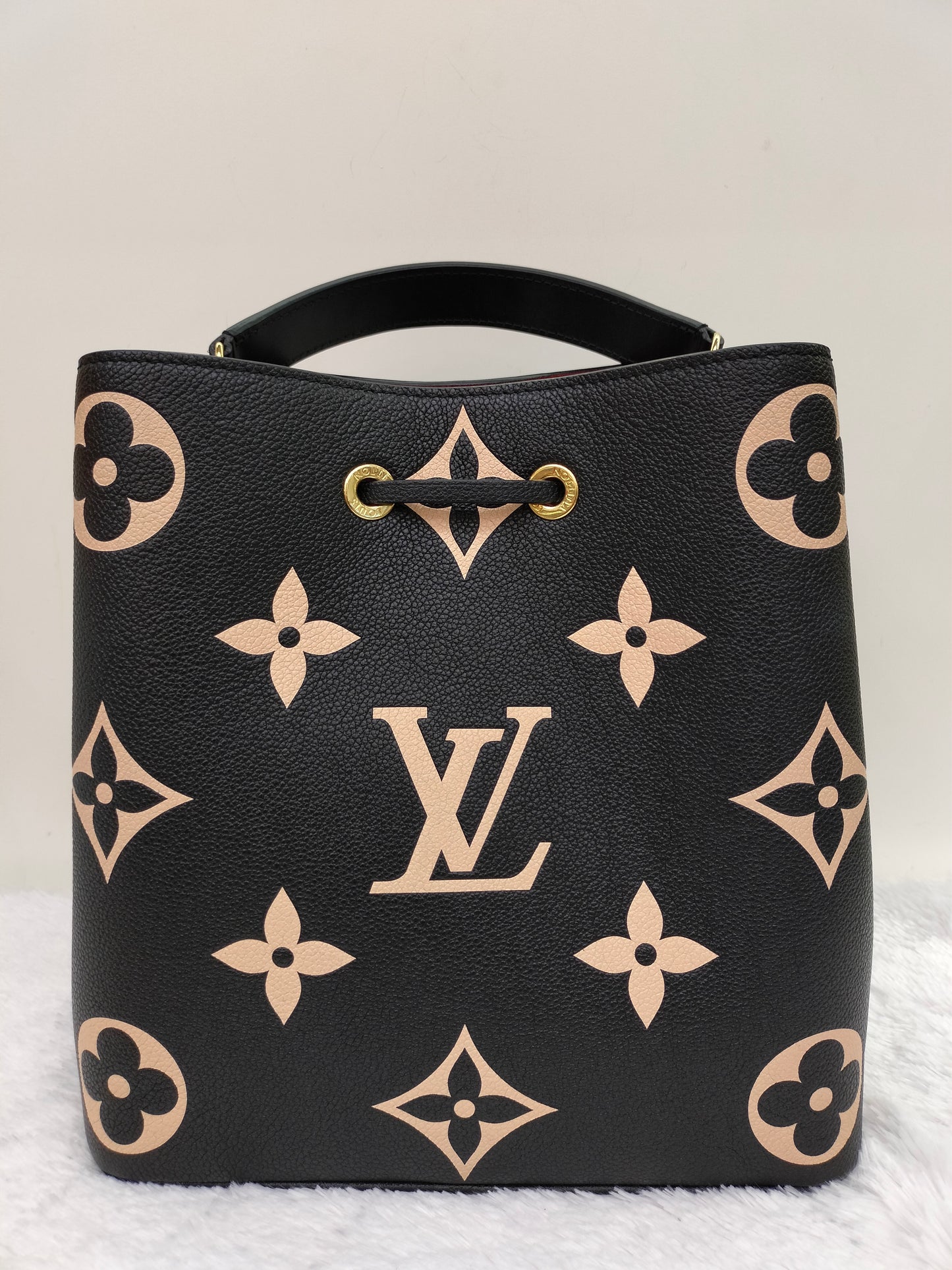 *Neverbeen Used* LV Neo Noe MM Monogram Empreinte Noir Creme 2023 (CHIP)