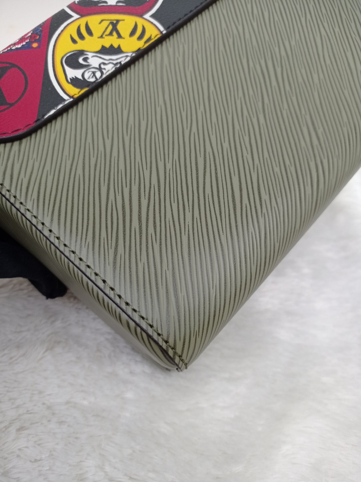 LV Twist MM Monogram Kabuki