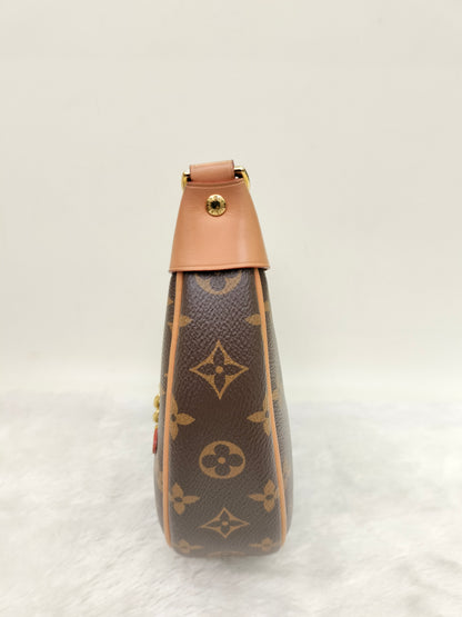 LV Loop Monogram (CHIP)