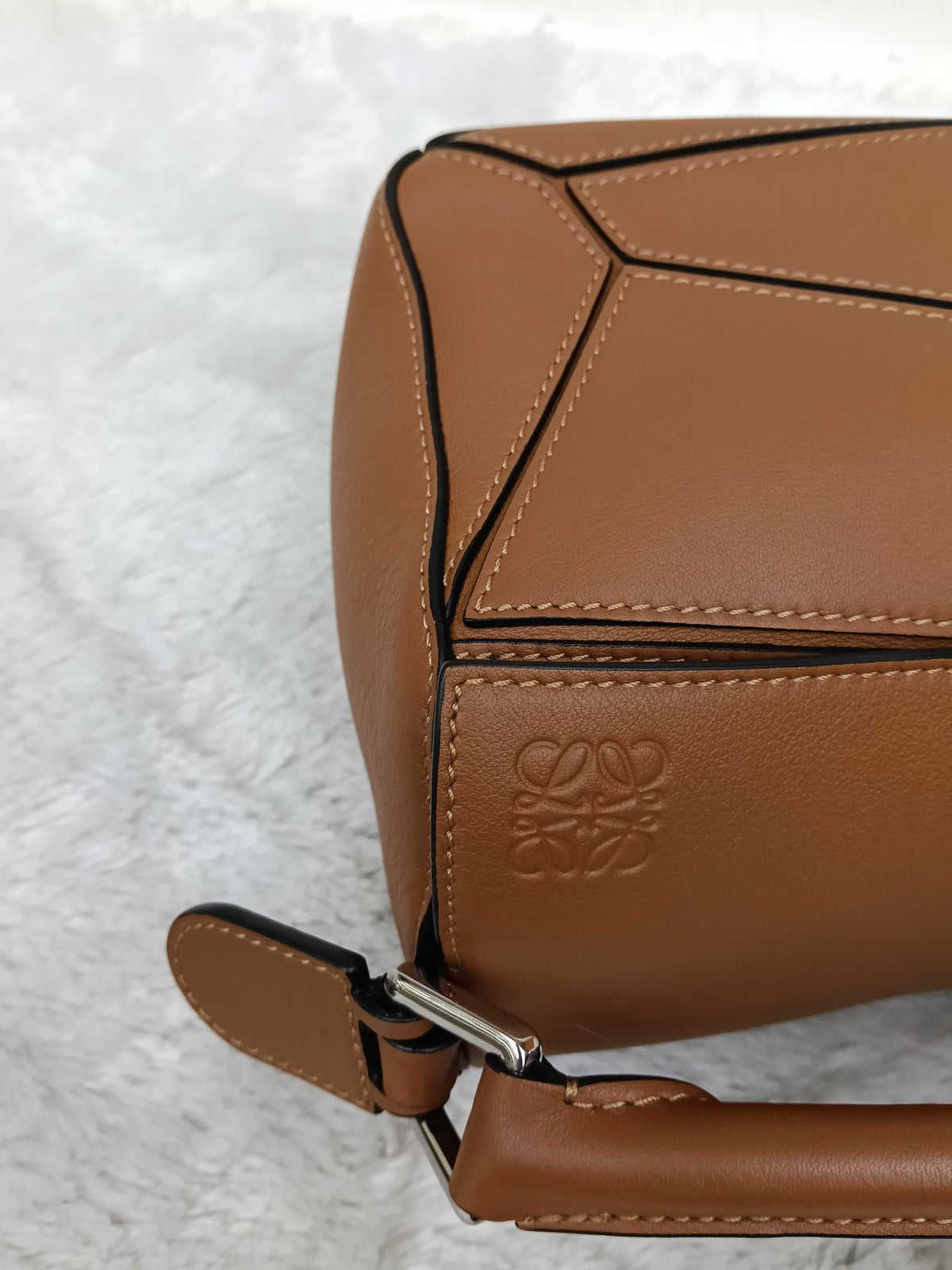 Loewe Puzzle Small Calfskin Tan SHW 2022