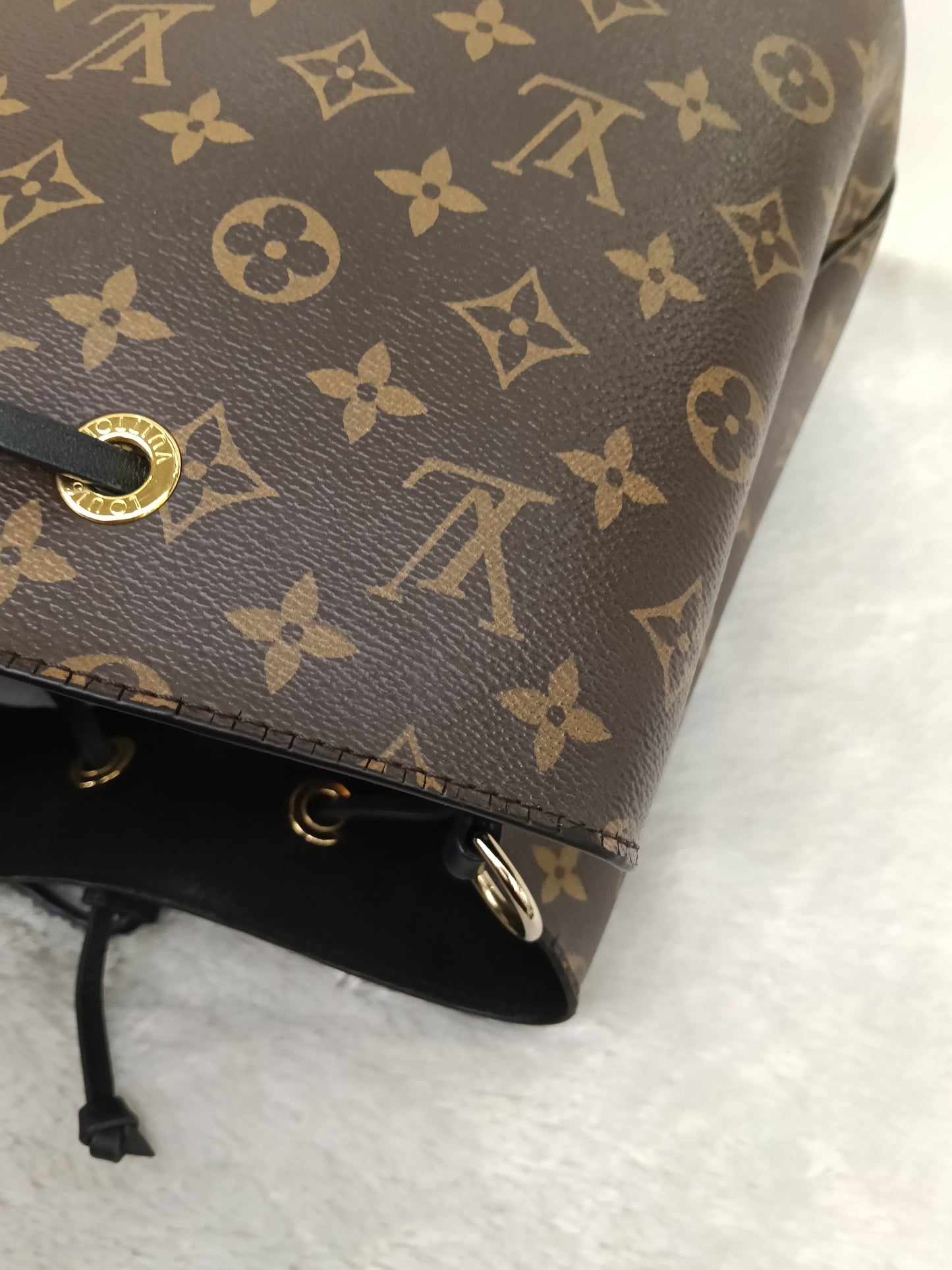 LV Neo Noe MM Monogram Noir 2018