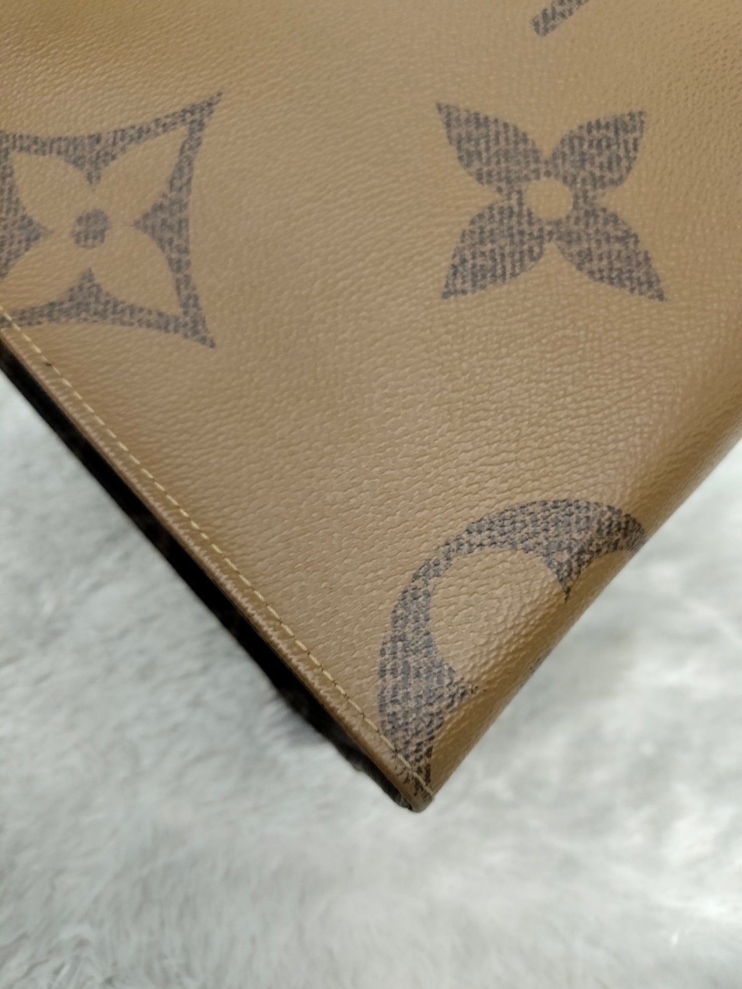 LV OTG MM Monogram Reverse (CHIP)