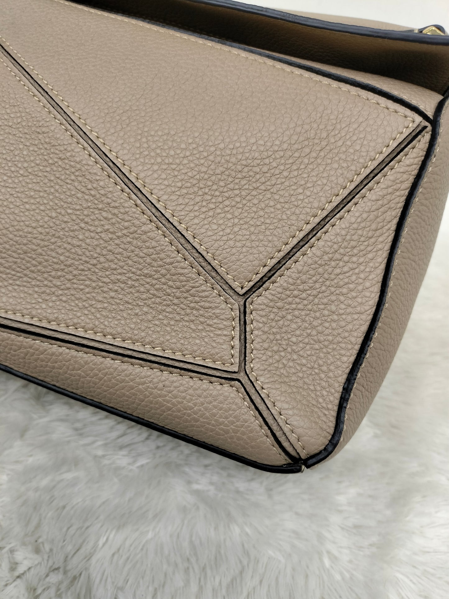 Loewe Puzzle Small Grained Sand GHW 2021