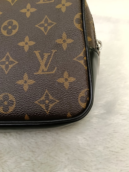 LV Kasai Clutch Monogram Macassar 2017