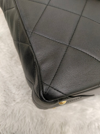 Chanel Chain Shopping Tote Calfskin Black GHW 2023 (CHIP)