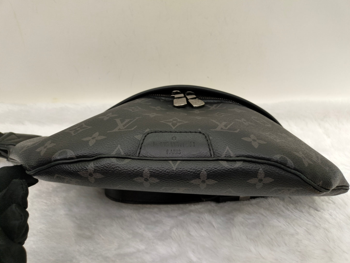 LV Discovery Bumbag Monogram Eclipse 2019