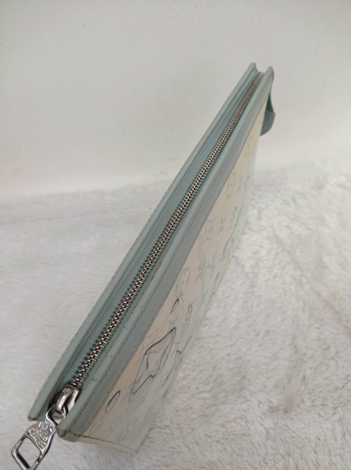 LV Pochette Voyage MM Crystal Blue (CHIP)